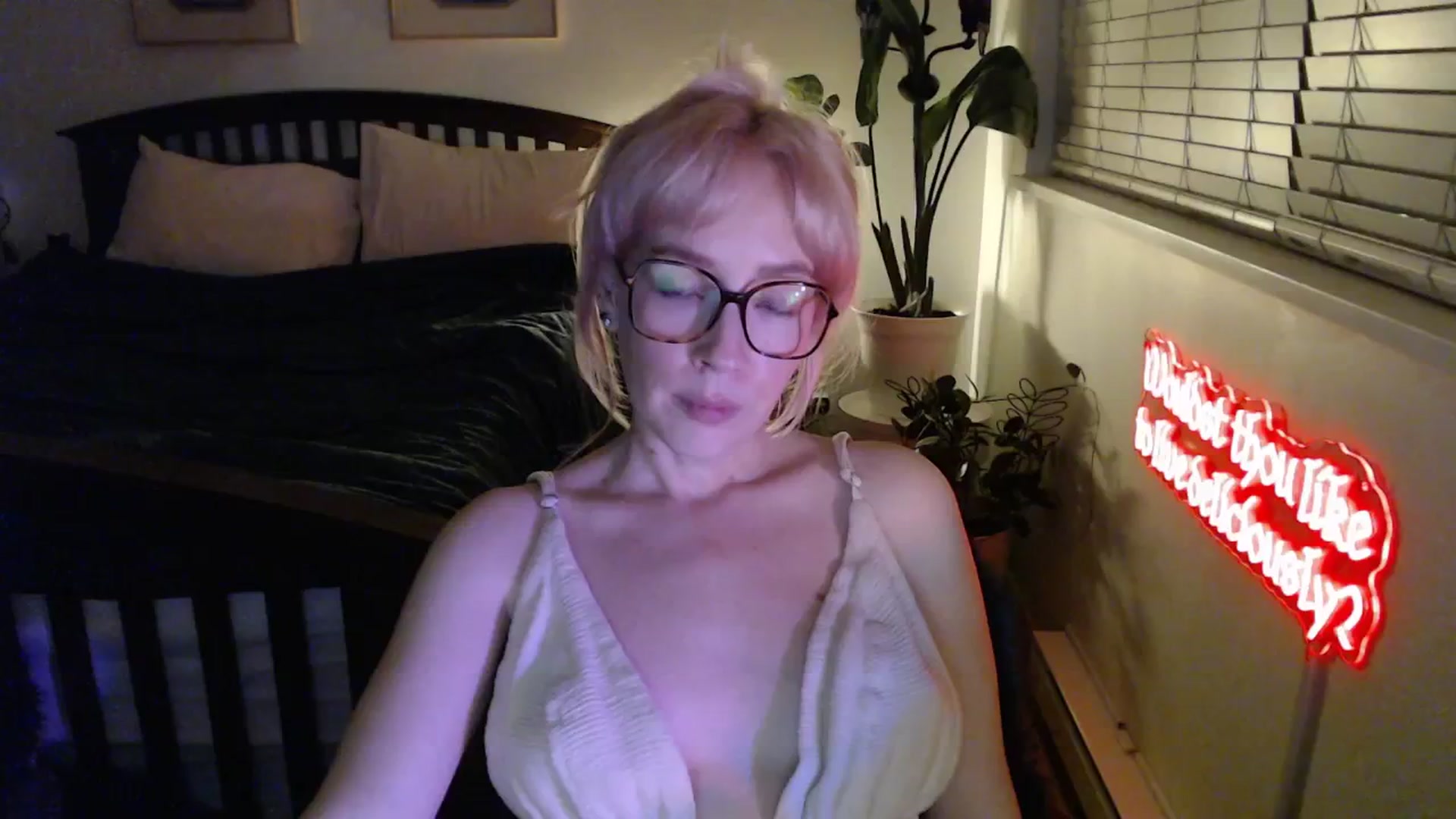 Gallery image thumbnail from NahlaHoney's myfreecams stream on, 02/20/2026, 05:30 image 4 of 20