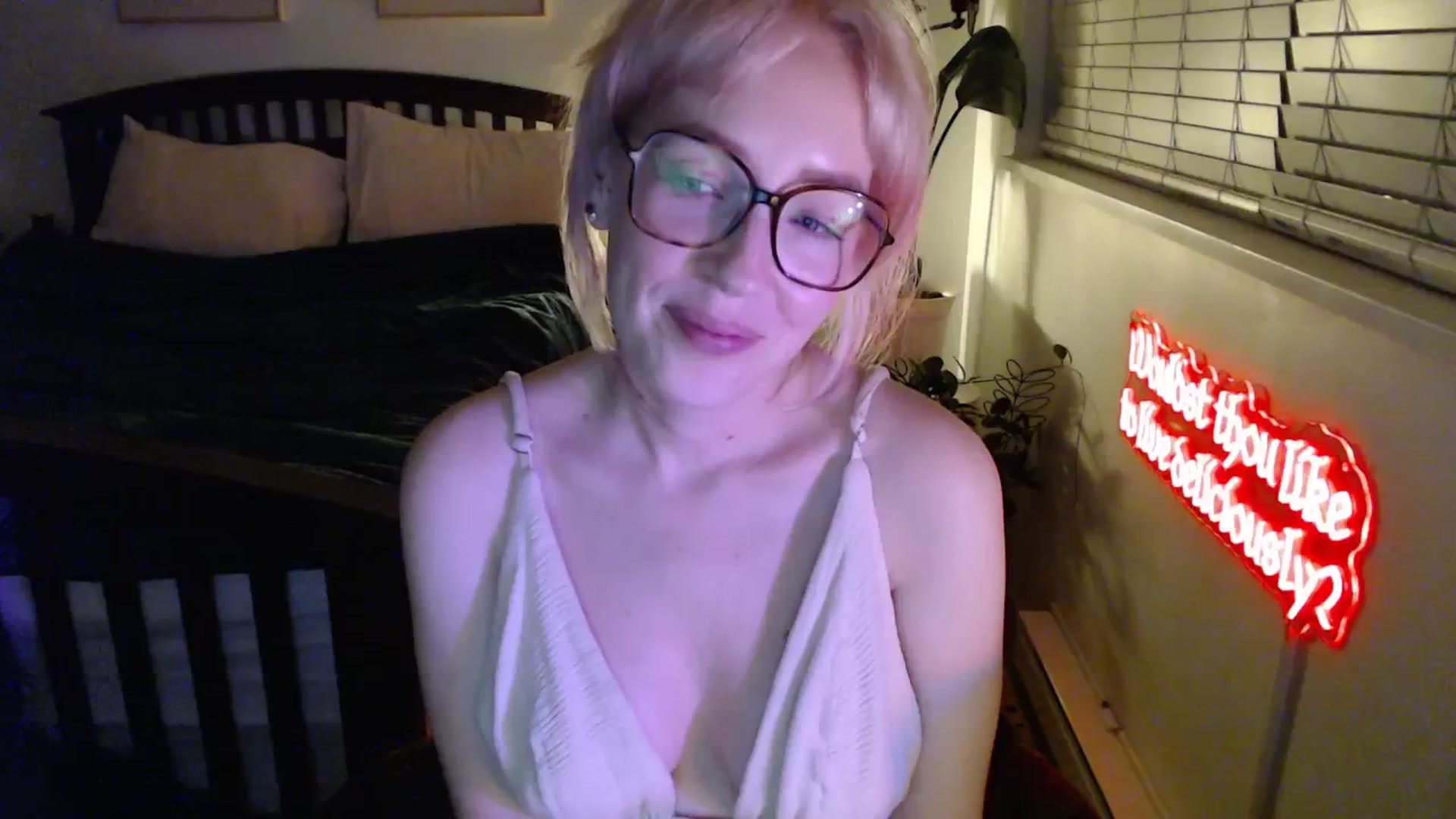 Gallery image thumbnail from NahlaHoney's myfreecams stream on, 02/20/2026, 05:30 image 15 of 20