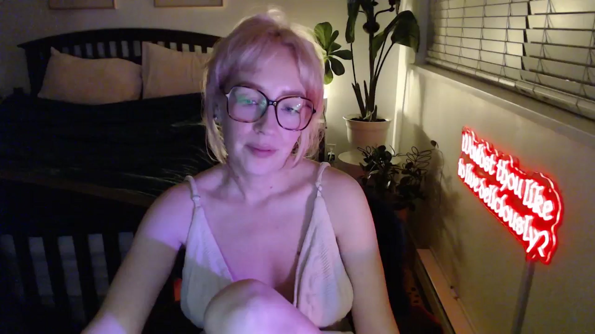 Gallery image thumbnail from NahlaHoney's myfreecams stream on, 02/20/2026, 05:30 image 16 of 20