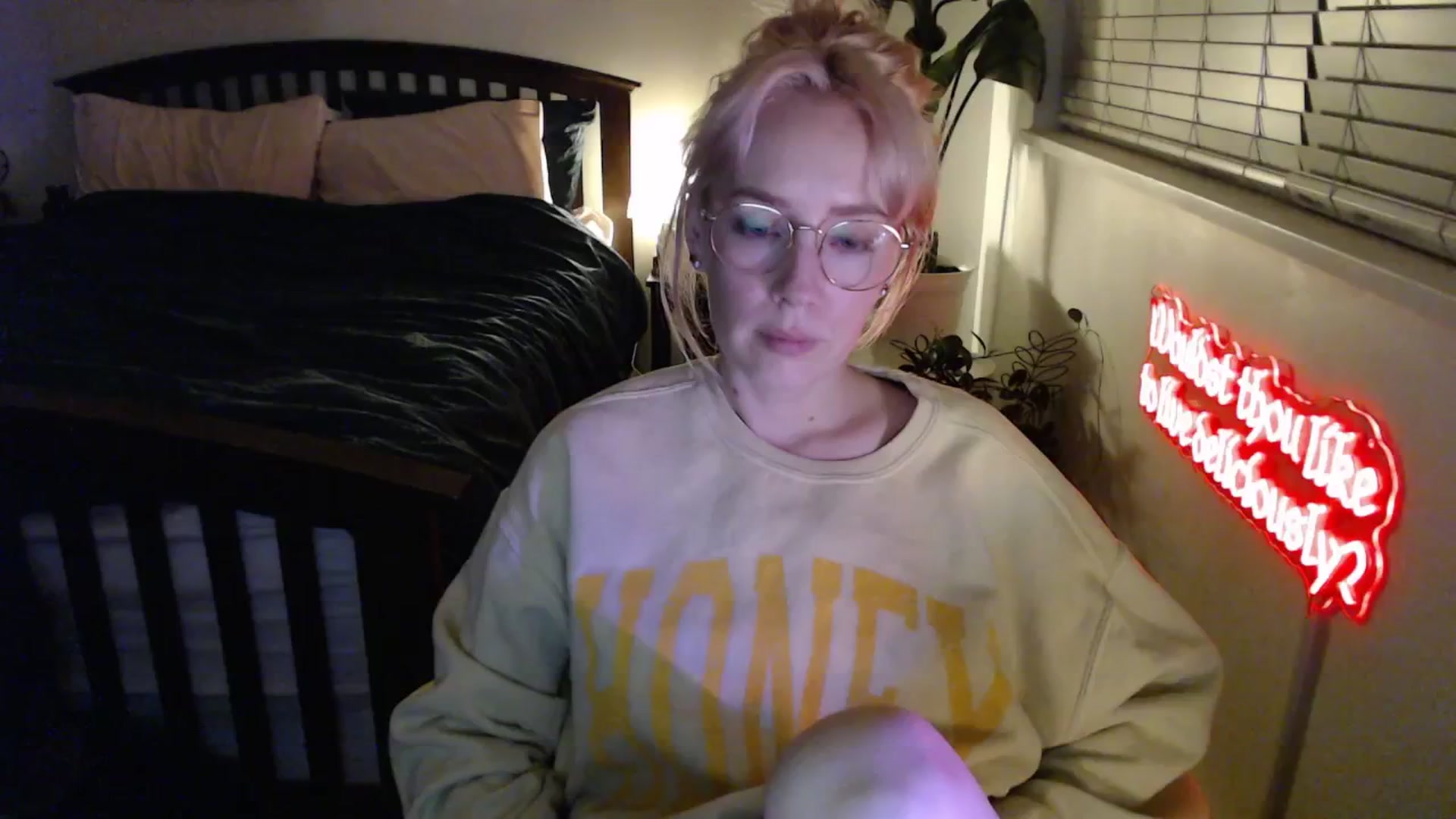 Gallery image thumbnail from NahlaHoney's myfreecams stream on, 02/21/2026, 04:31 image 2 of 20