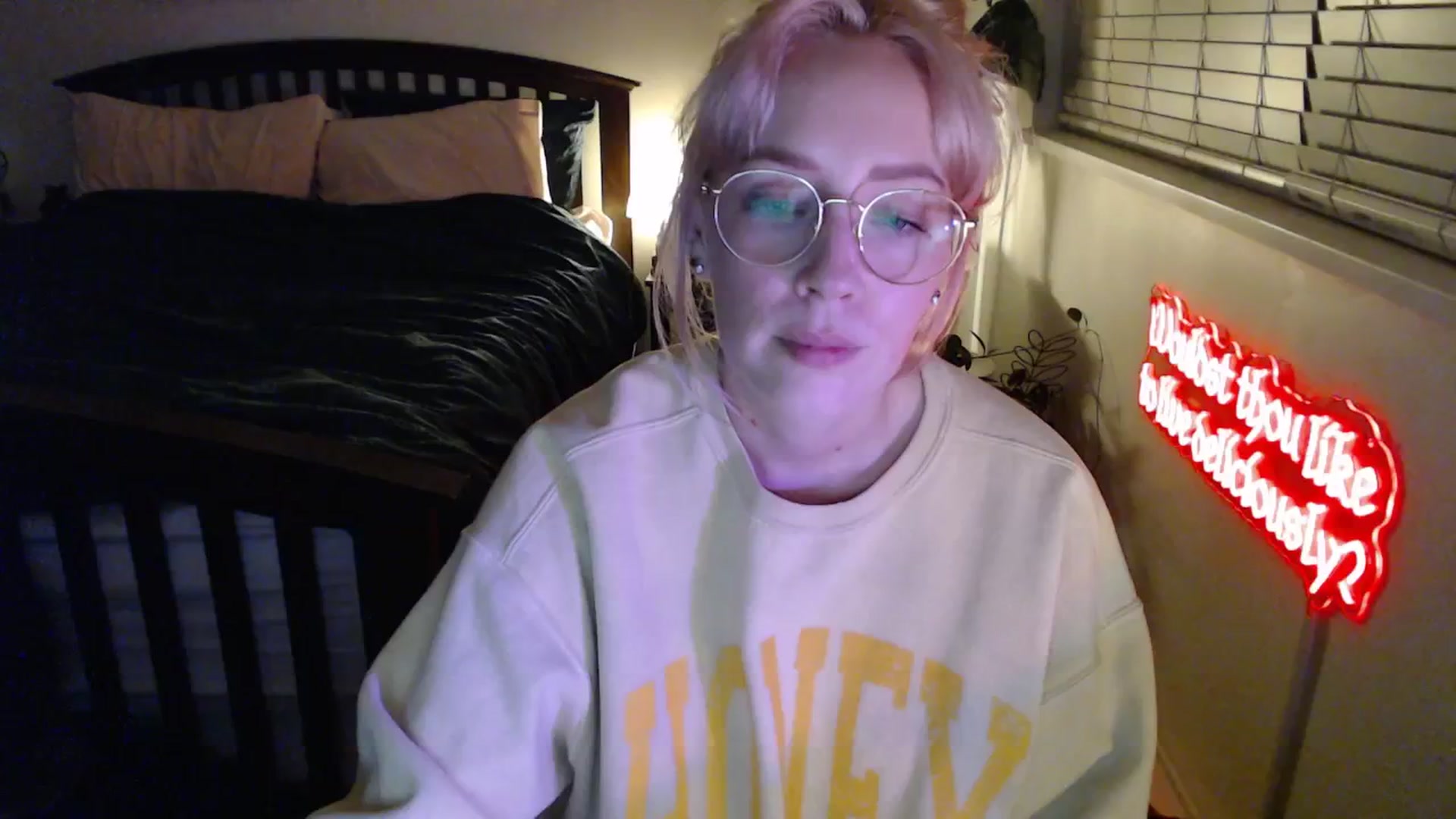 Gallery image thumbnail from NahlaHoney's myfreecams stream on, 02/21/2026, 04:31 image 14 of 20