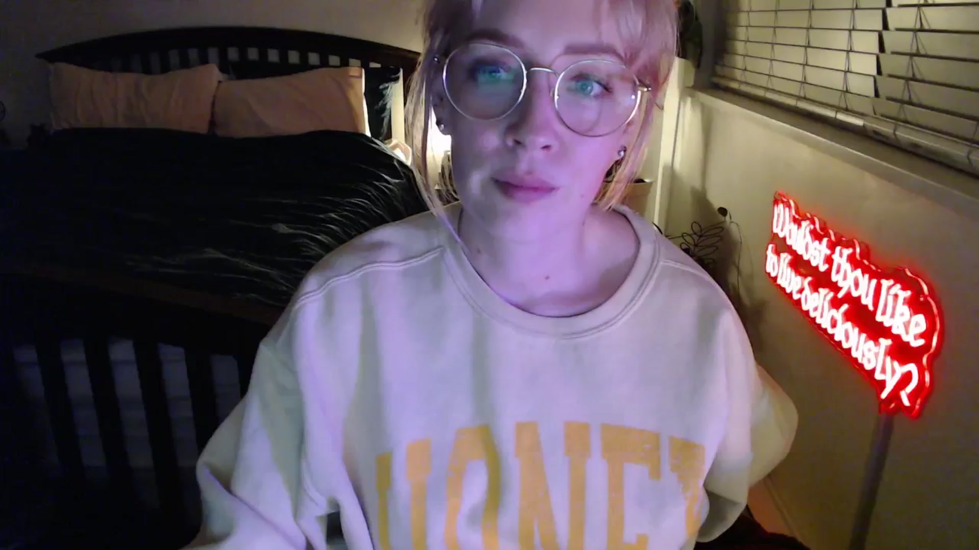Gallery image thumbnail from NahlaHoney's myfreecams stream on, 02/21/2026, 04:31 image 3 of 20