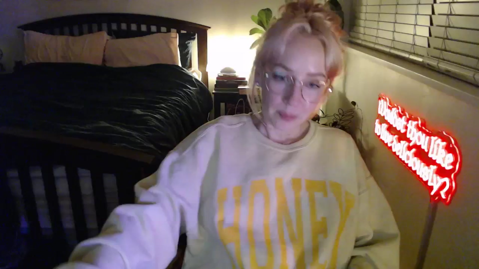 Gallery image thumbnail from NahlaHoney's myfreecams stream on, 02/21/2026, 04:31 image 9 of 20
