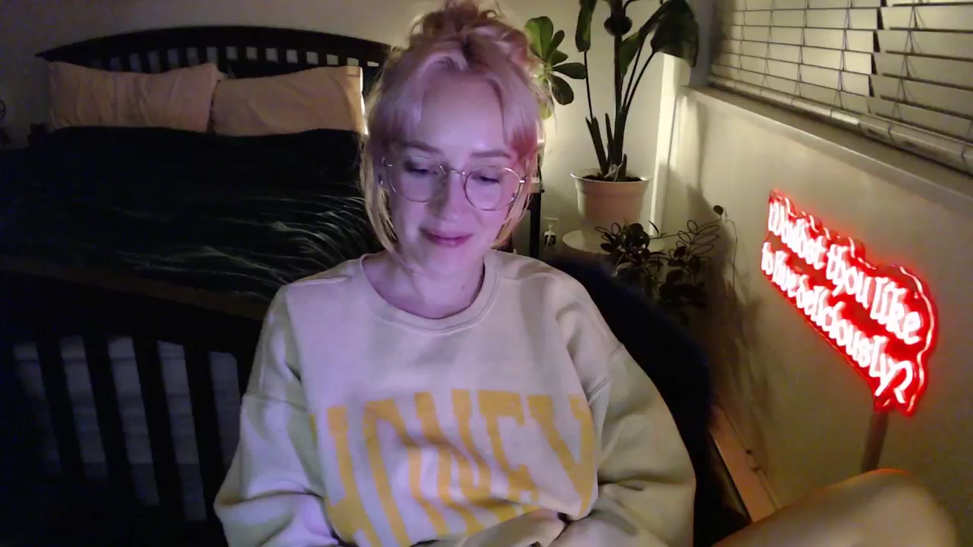 Gallery image thumbnail from NahlaHoney's myfreecams stream on, 02/21/2026, 04:31 image 16 of 20