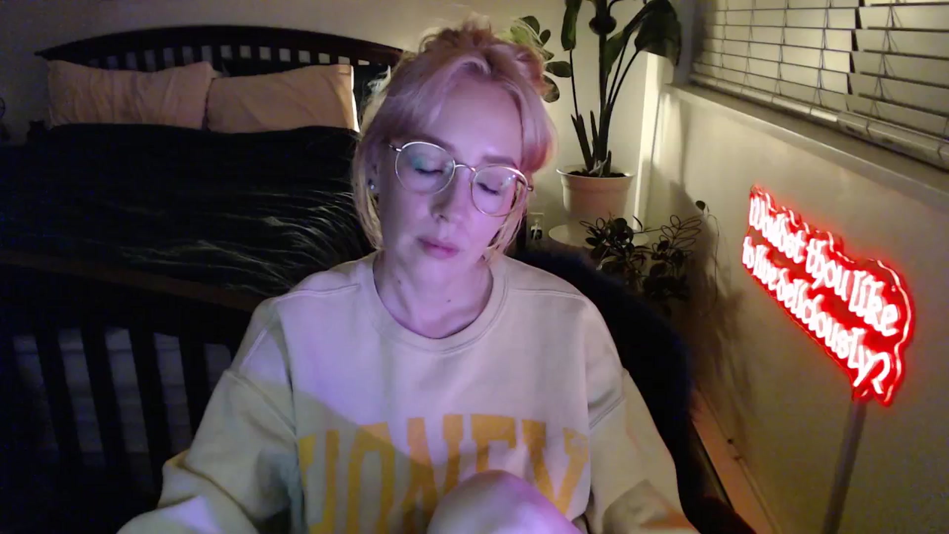 Gallery image thumbnail from NahlaHoney's myfreecams stream on, 02/21/2026, 04:31 image 18 of 20