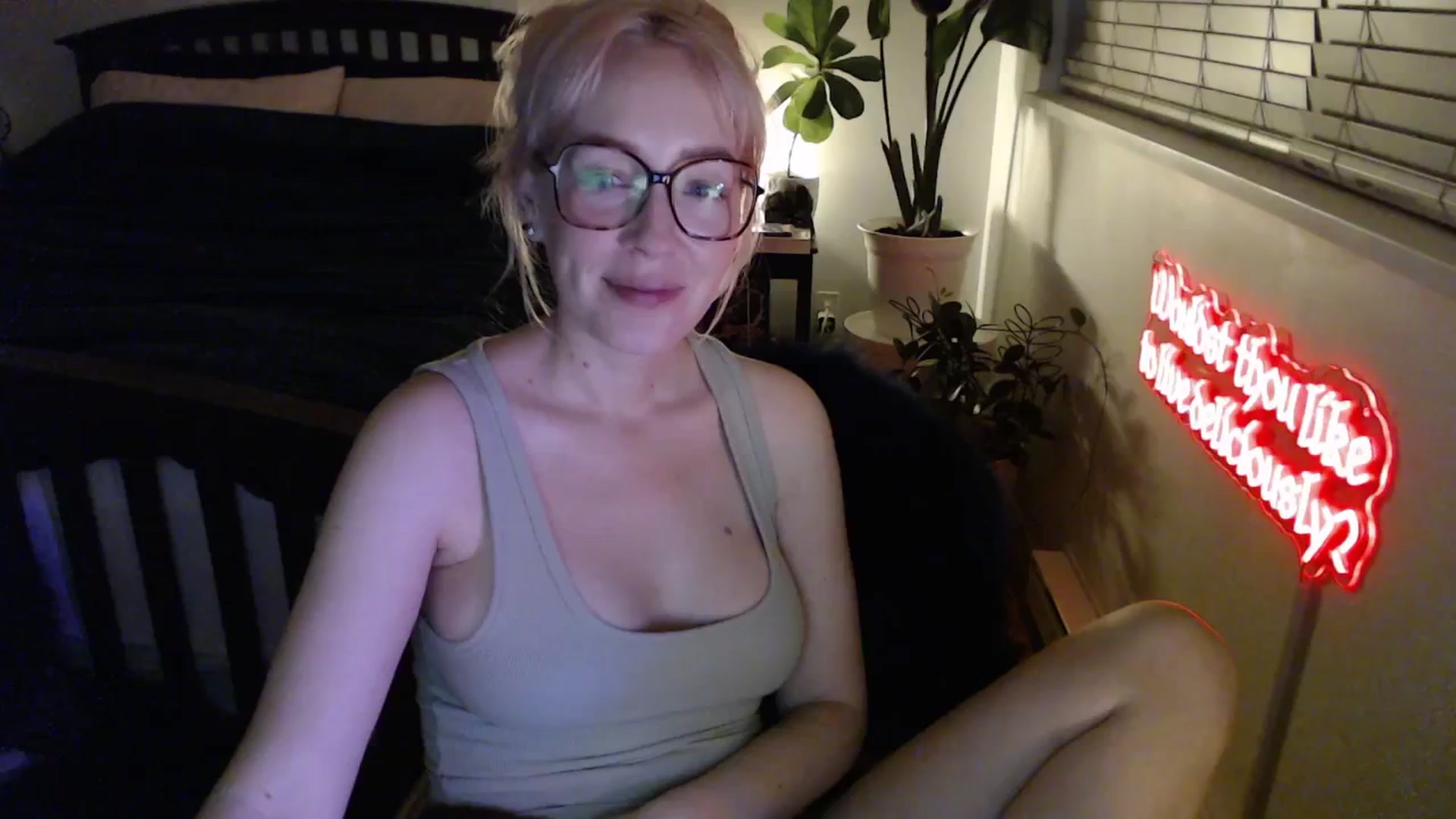Gallery image thumbnail from NahlaHoney's myfreecams stream on, 02/24/2026, 04:03 image 6 of 20