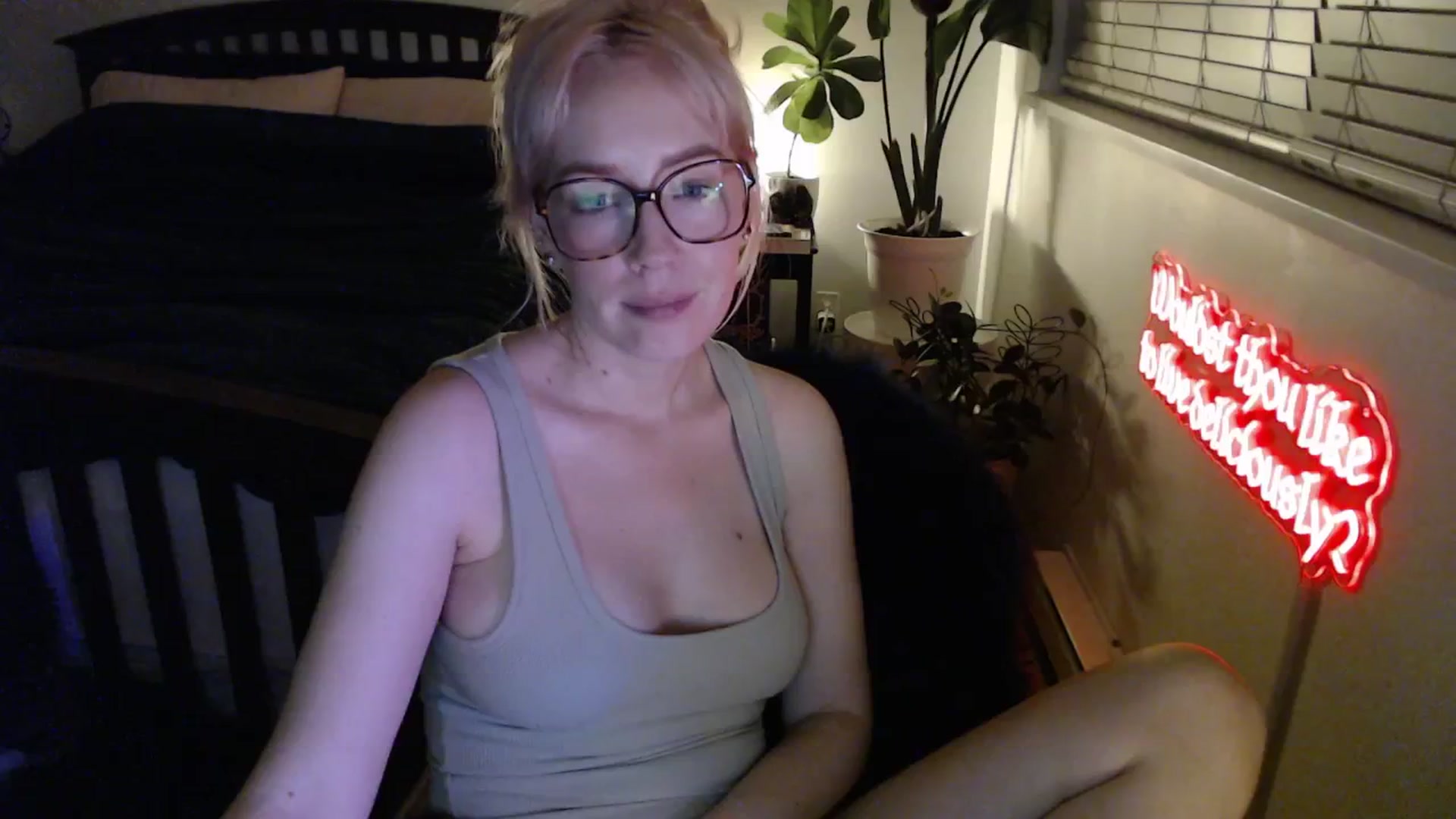 Gallery image thumbnail from NahlaHoney's myfreecams stream on, 02/24/2026, 04:03 image 4 of 20