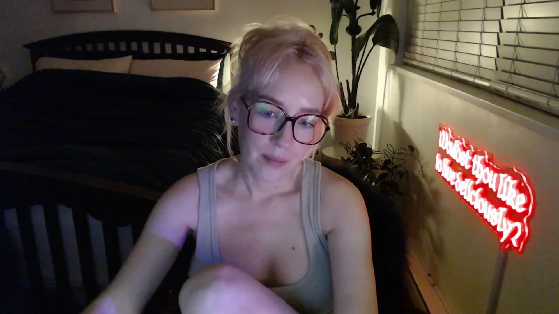 Gallery image thumbnail from NahlaHoney's myfreecams stream on, 02/24/2026, 04:03 image 18 of 20