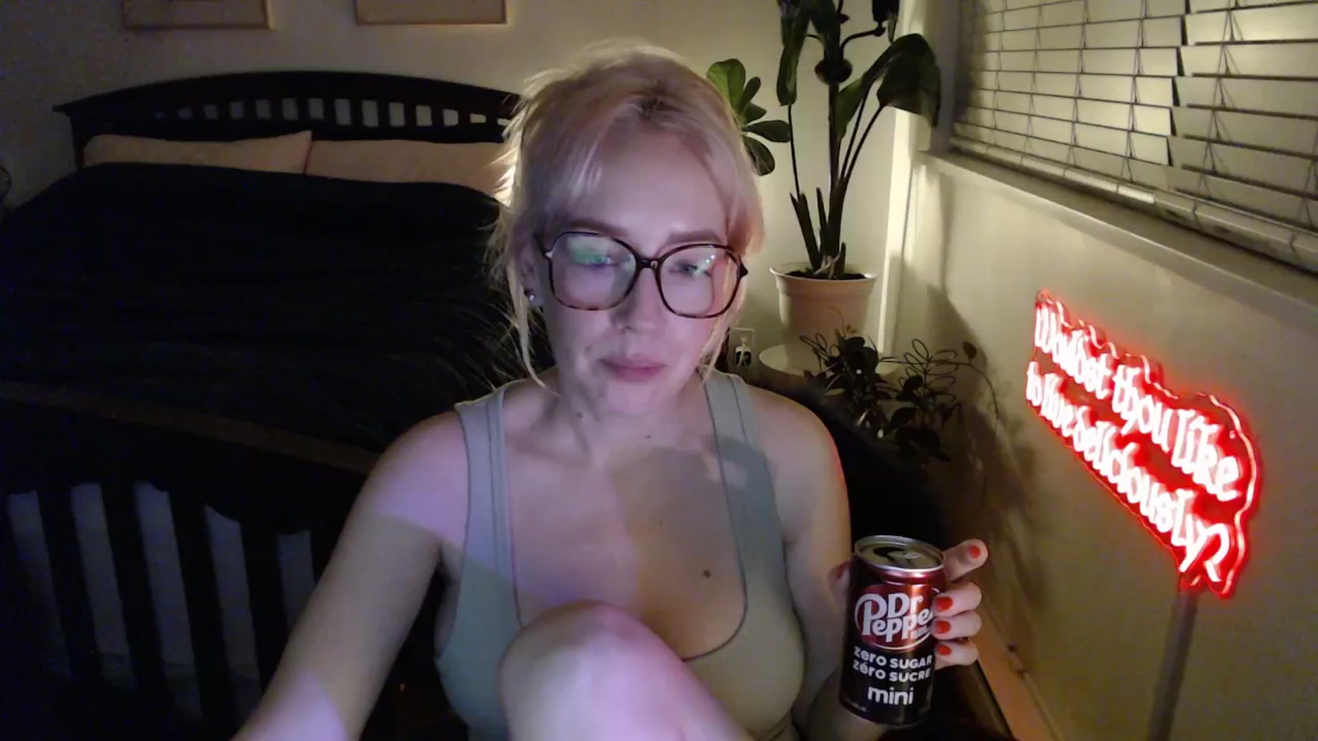 Gallery image thumbnail from NahlaHoney's myfreecams stream on, 02/24/2026, 04:03 image 19 of 20