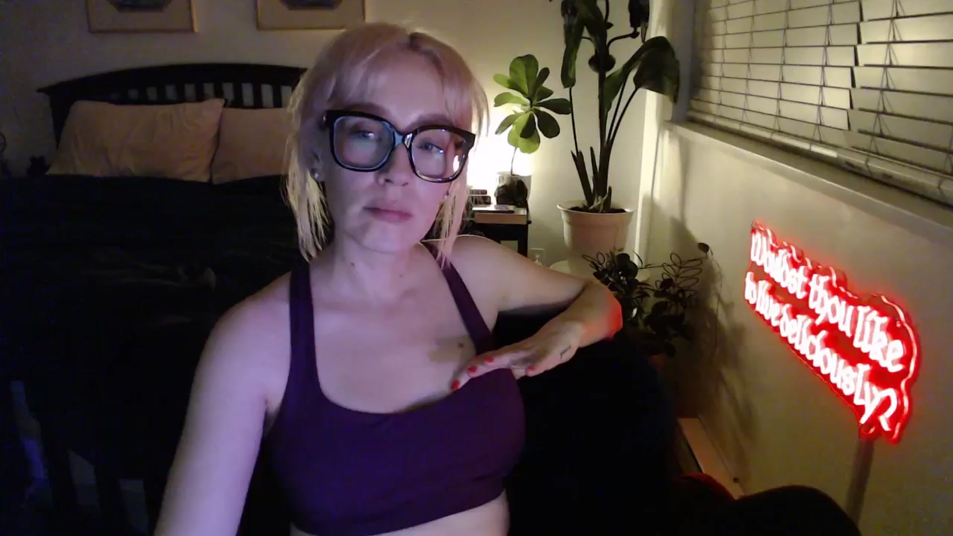 Gallery image thumbnail from NahlaHoney's myfreecams stream on, 02/25/2026, 04:18 image 18 of 20