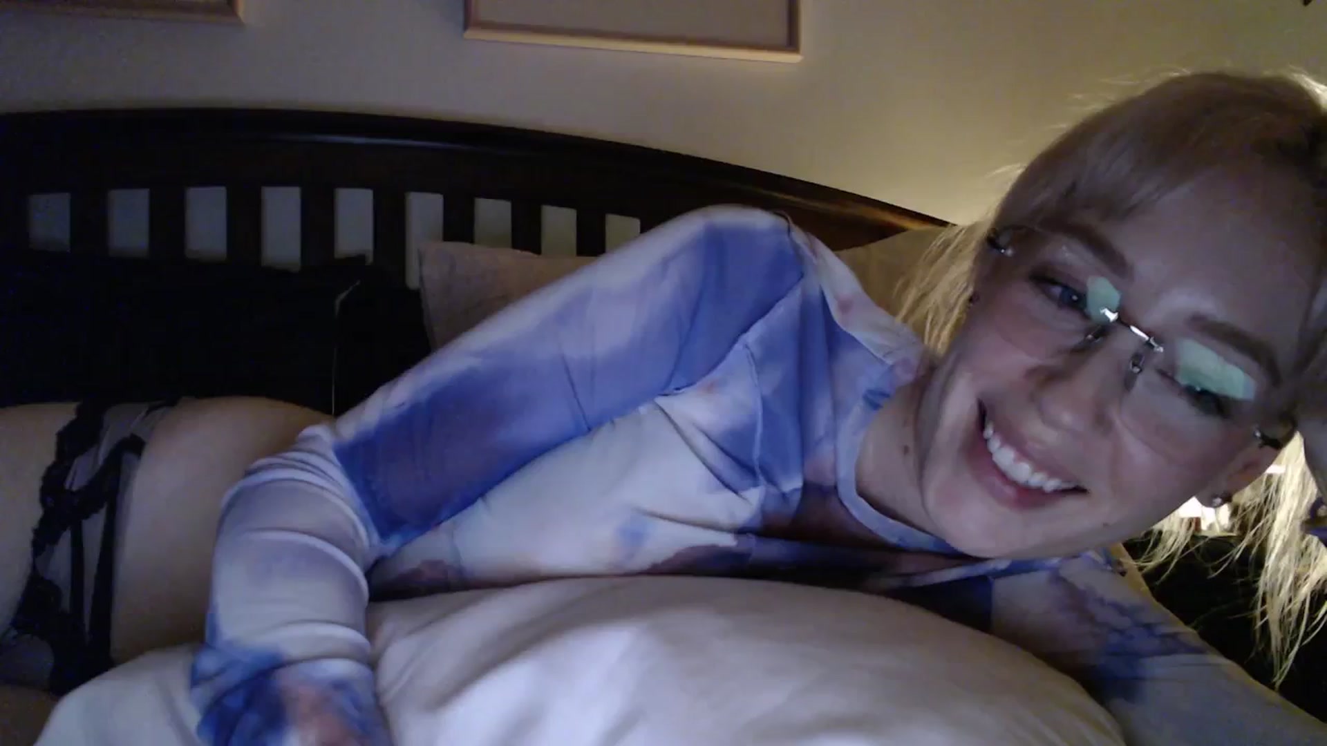 Gallery image thumbnail from NahlaHoney's myfreecams stream on, 02/26/2026, 05:45 image 16 of 20
