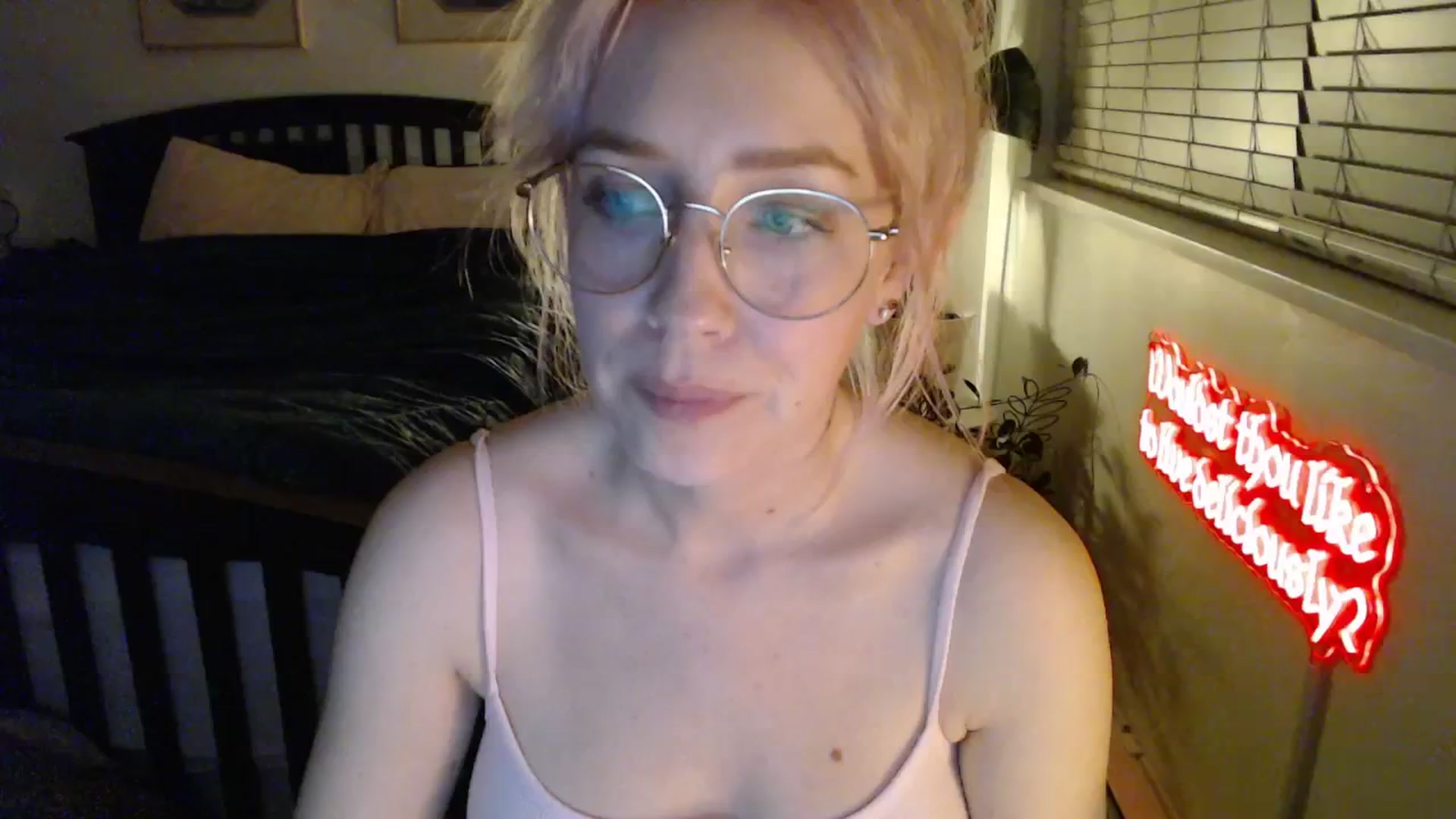 Gallery image thumbnail from NahlaHoney's myfreecams stream on, 03/09/2026, 04:09 image 18 of 20