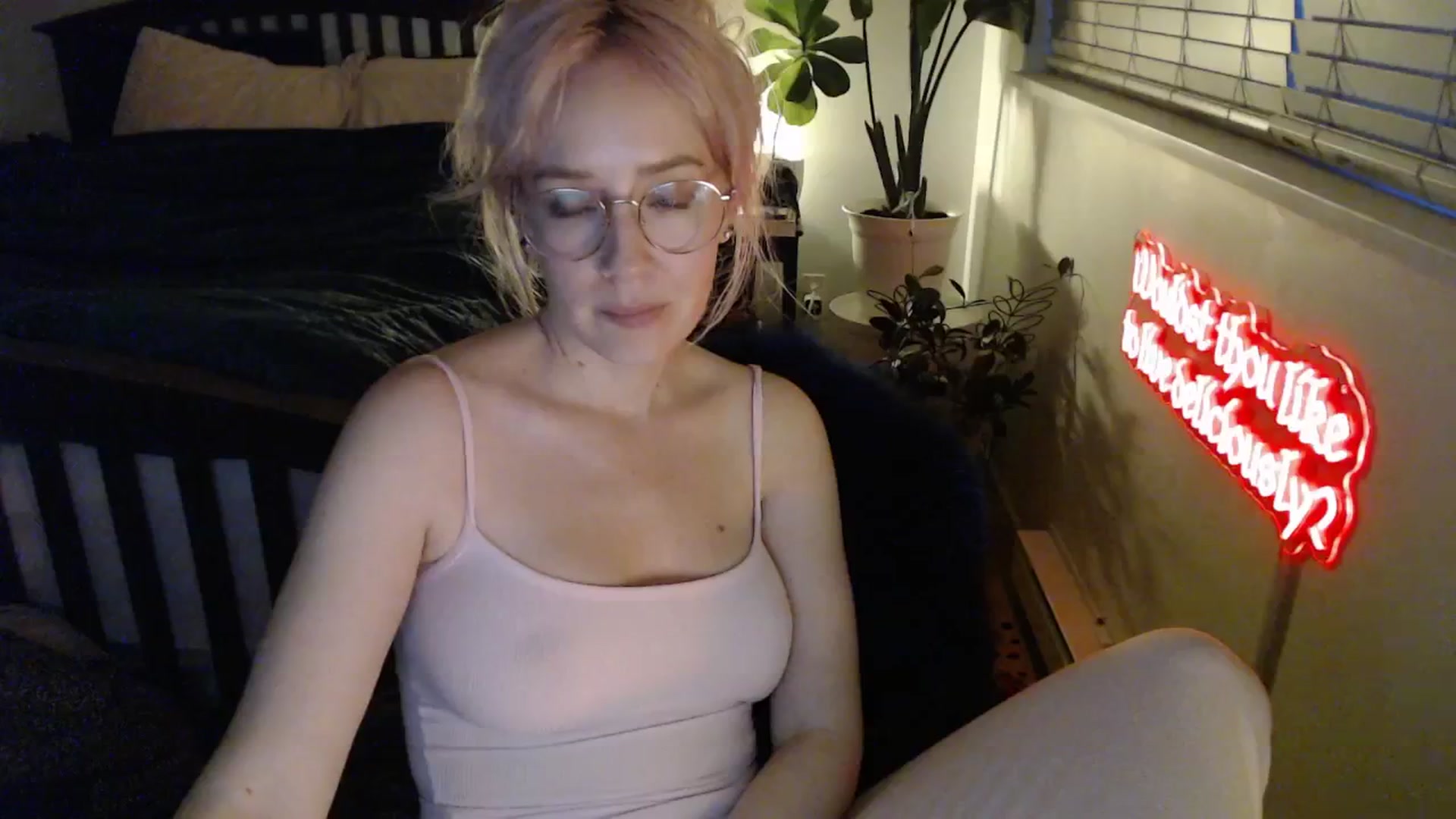 Gallery image thumbnail from NahlaHoney's myfreecams stream on, 03/09/2026, 04:09 image 6 of 20