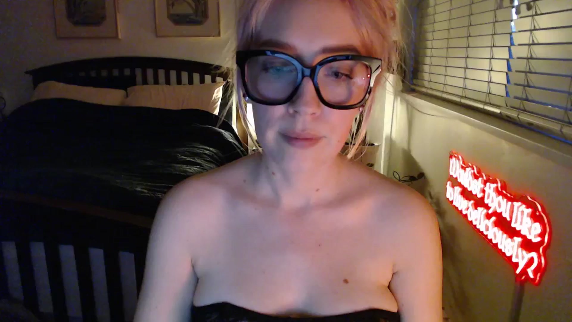 Gallery image thumbnail from NahlaHoney's myfreecams stream on, 03/10/2026, 02:29 image 20 of 20