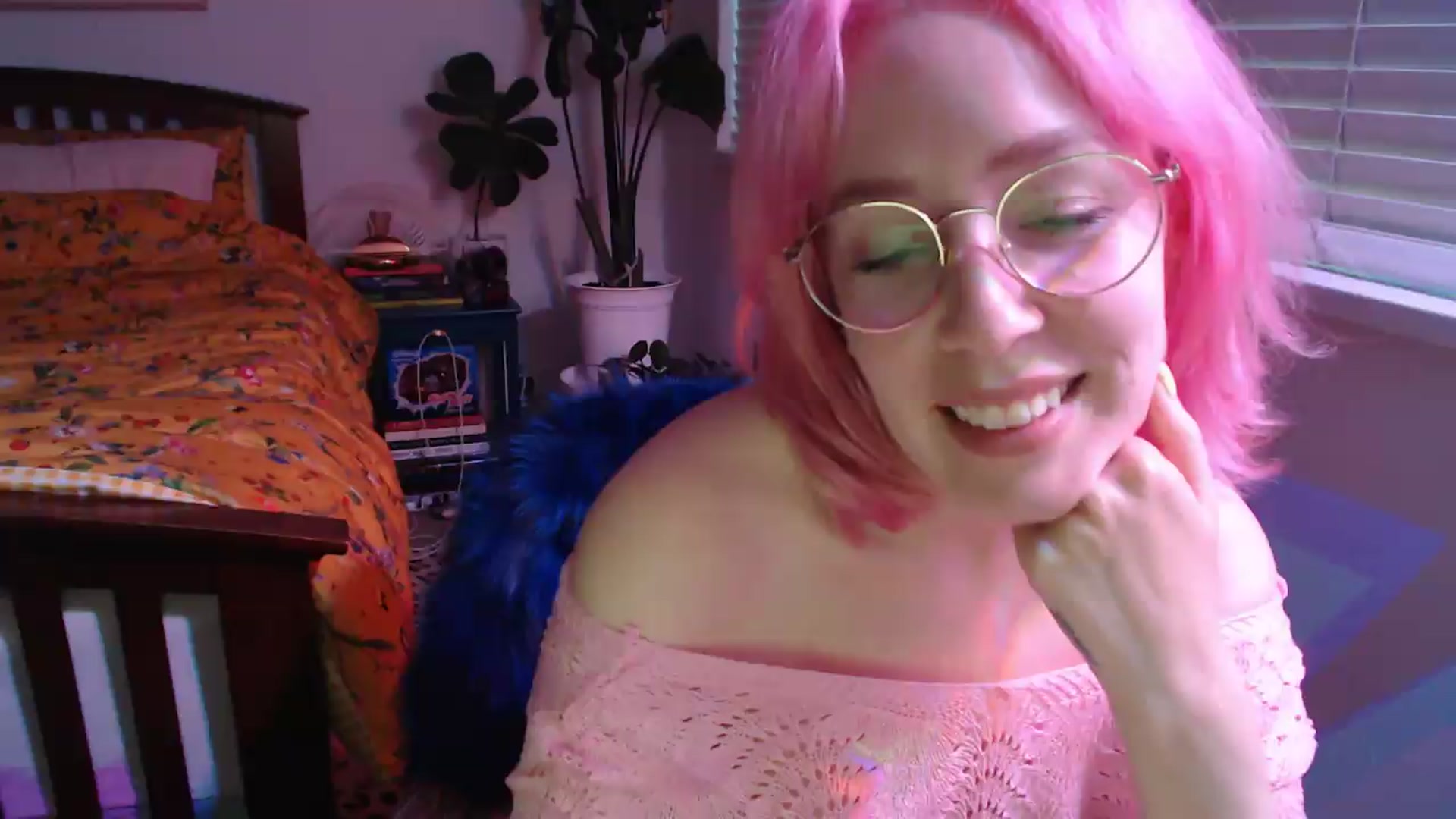 Gallery image thumbnail from NahlaHoney's myfreecams stream on, 05/19/2026, 04:39 image 15 of 20
