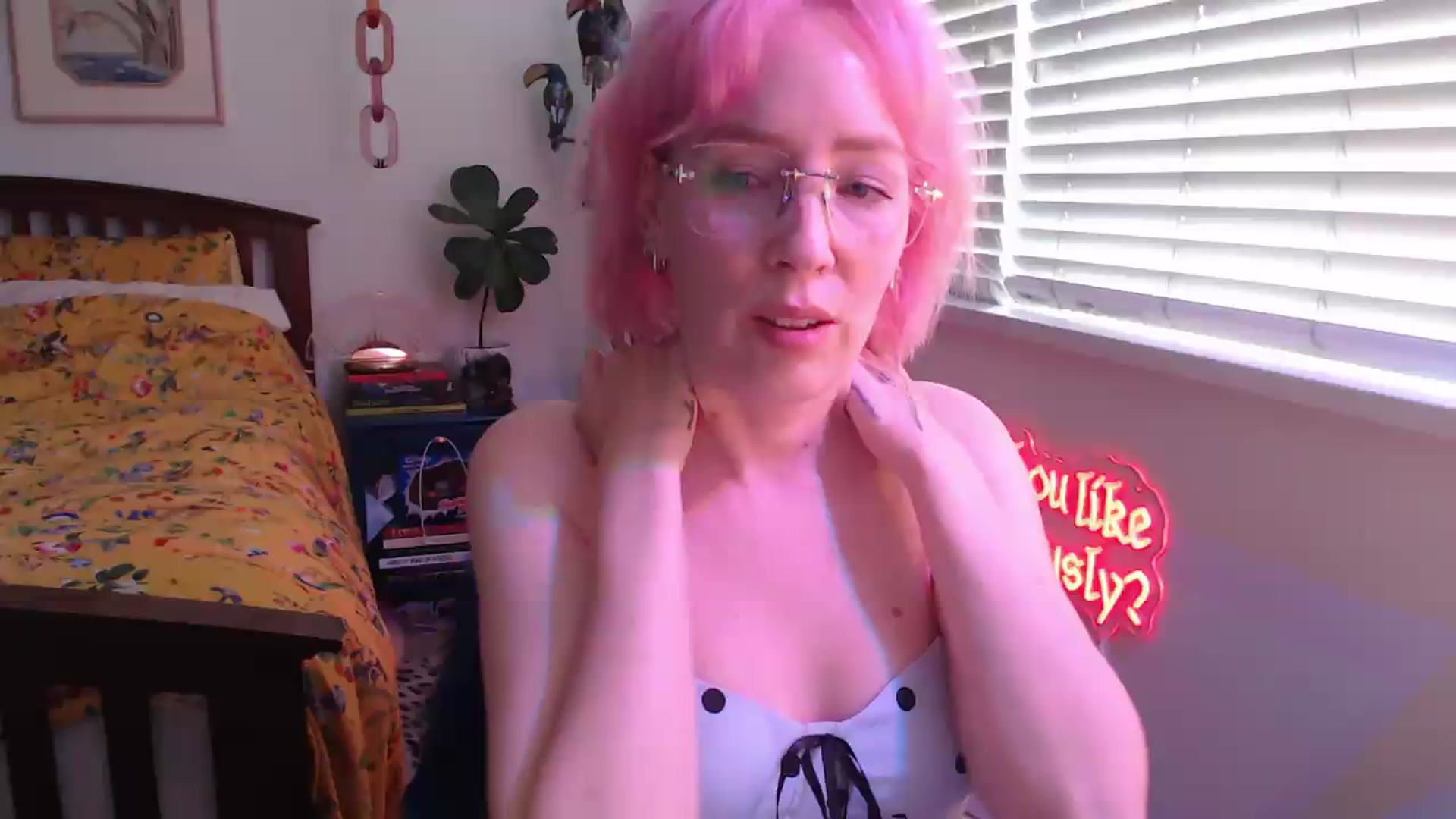 Gallery image thumbnail from NahlaHoney's myfreecams stream on, 06/19/2026, 03:54 image 6 of 20