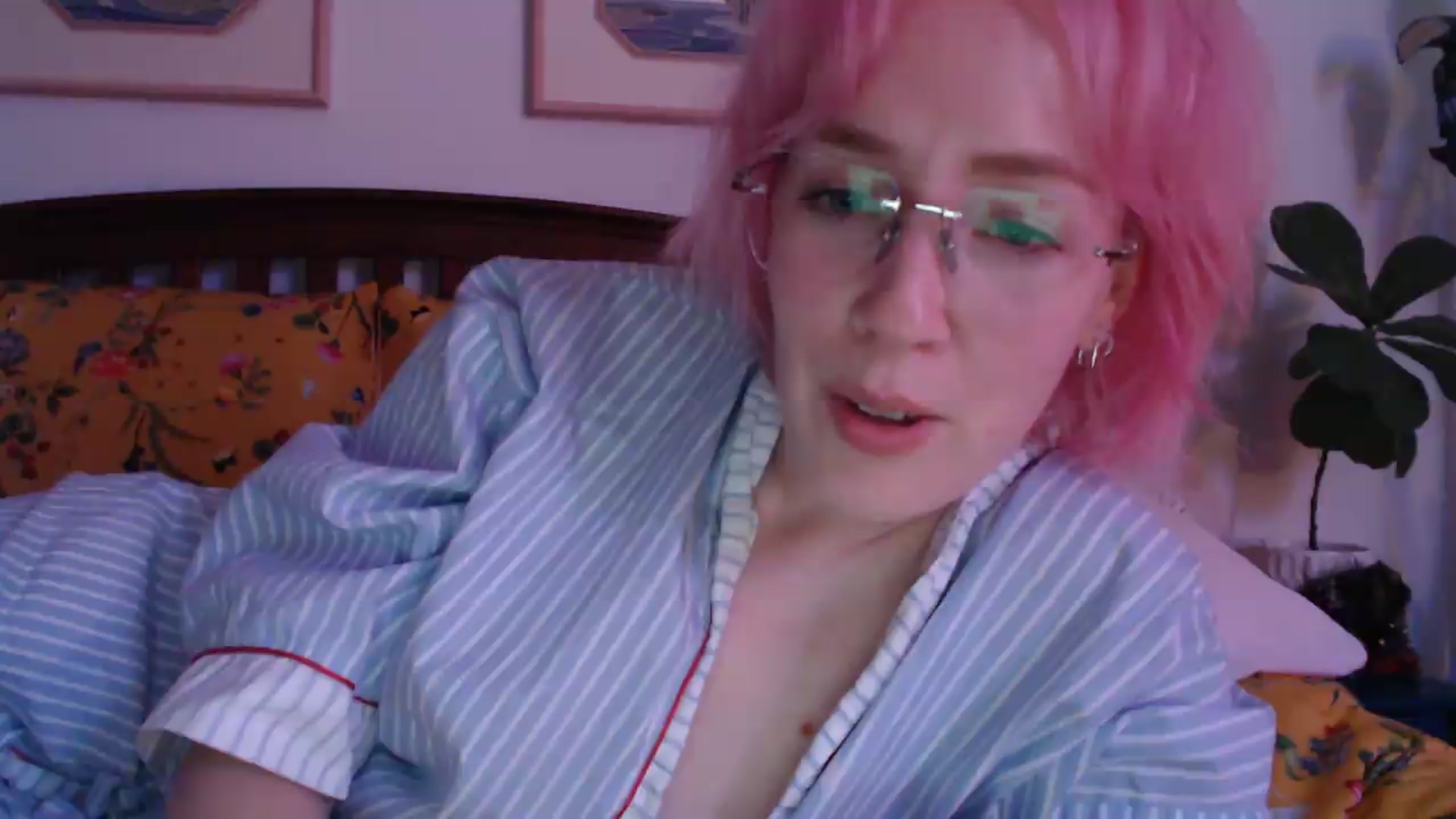 Gallery image thumbnail from NahlaHoney's myfreecams stream on, 06/19/2026, 04:37 image 6 of 20