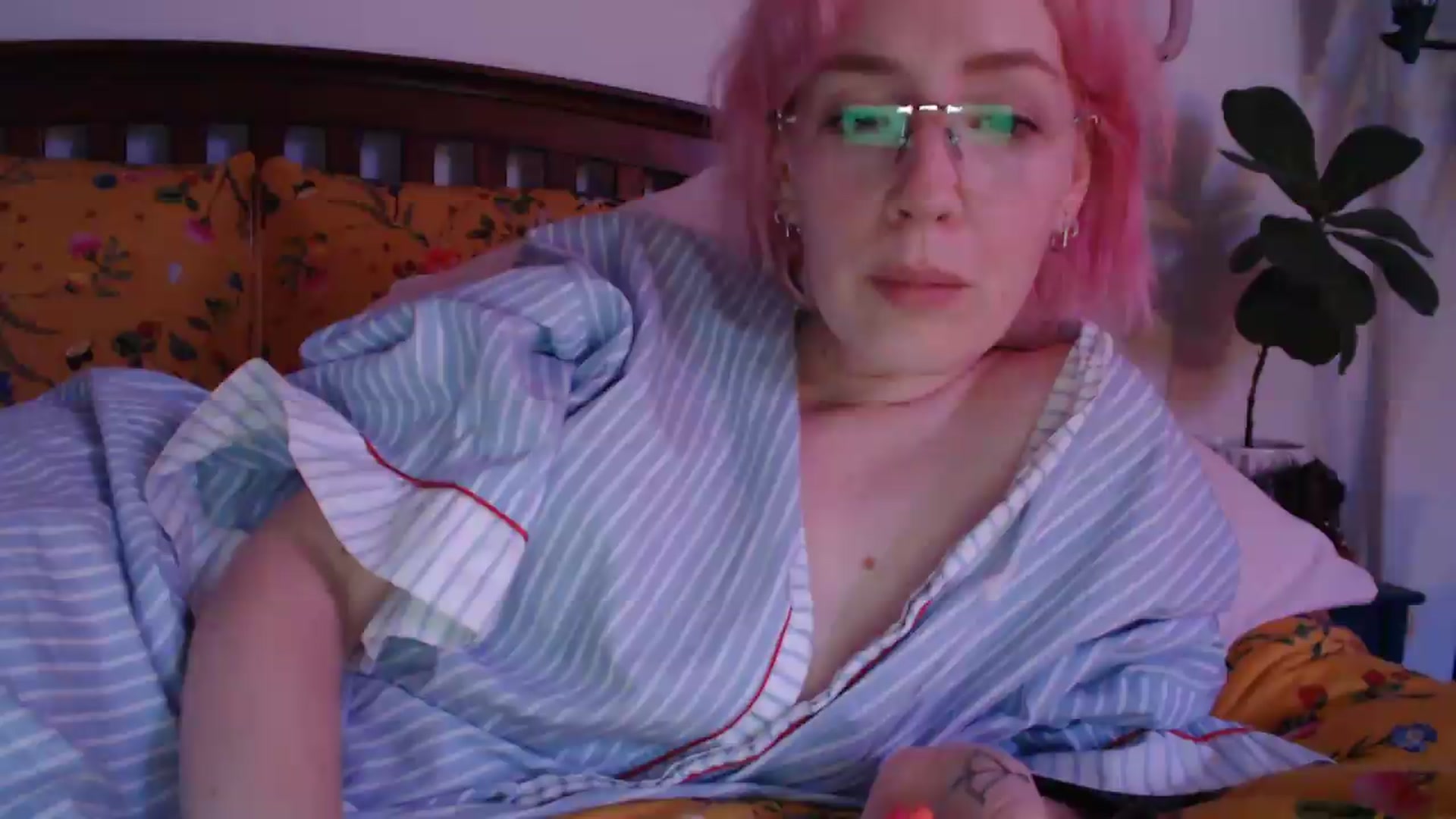 Gallery image thumbnail from NahlaHoney's myfreecams stream on, 06/19/2026, 04:37 image 17 of 20
