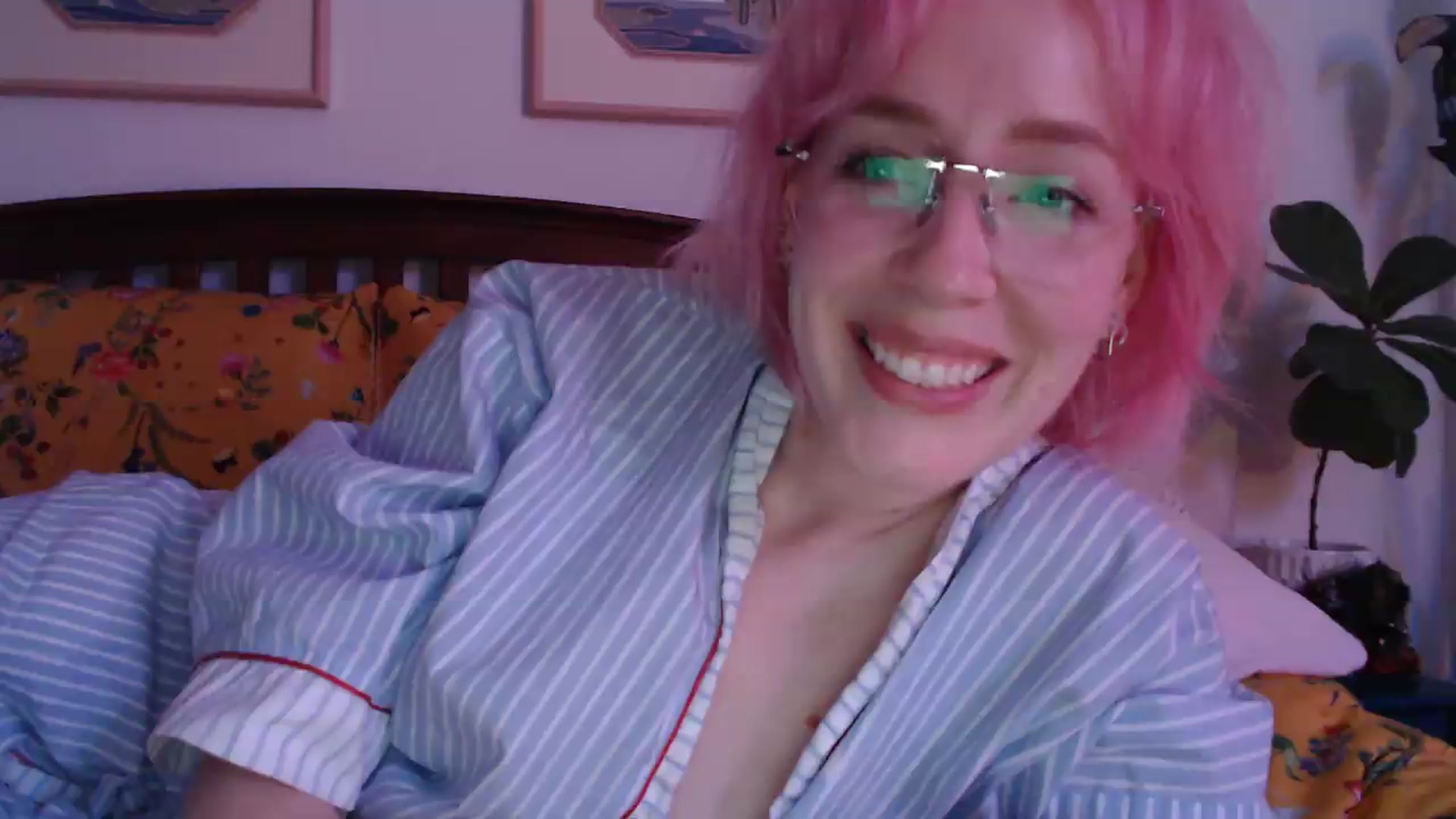 Gallery image thumbnail from NahlaHoney's myfreecams stream on, 06/19/2026, 04:37 image 5 of 20
