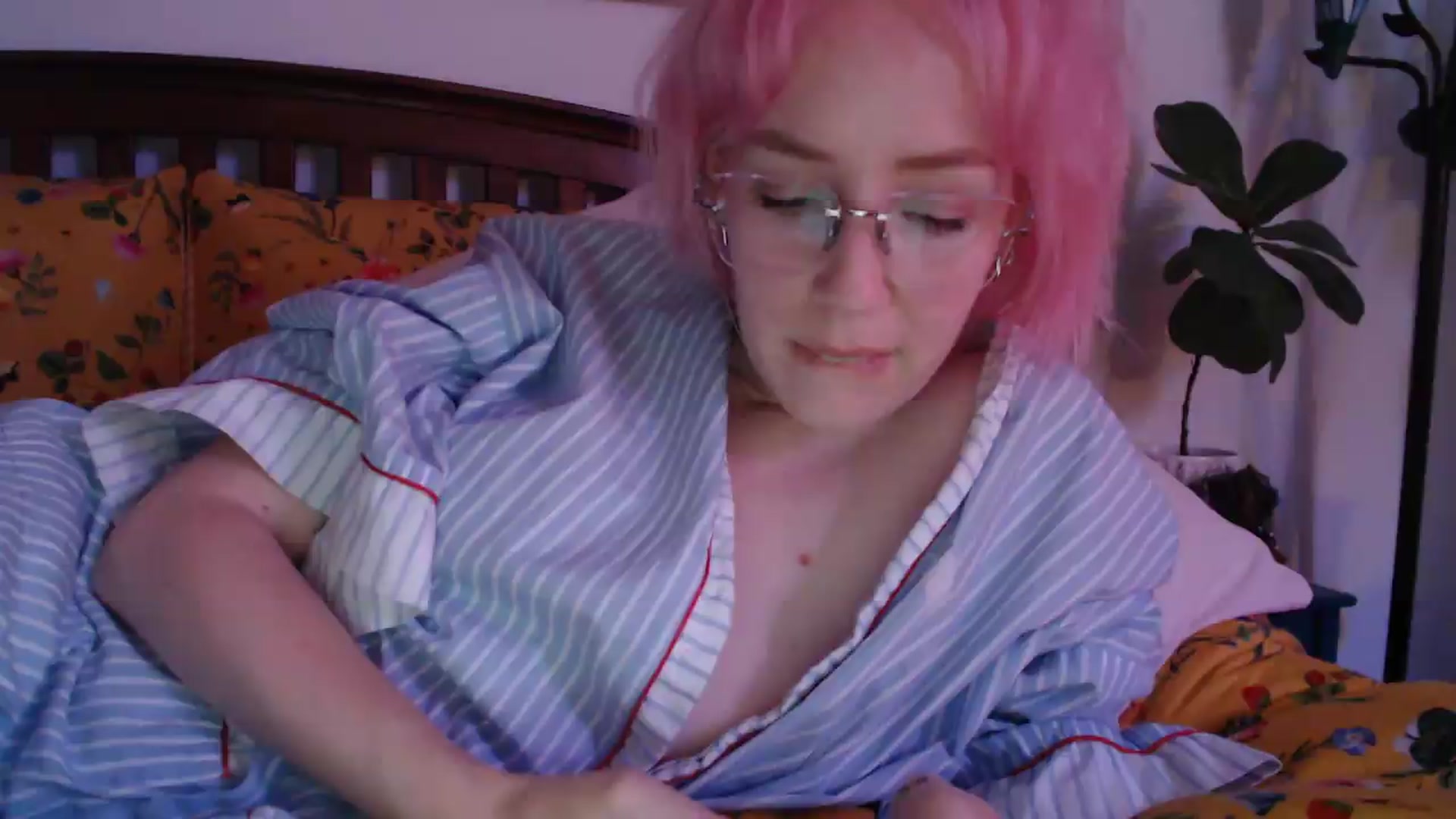 Gallery image thumbnail from NahlaHoney's myfreecams stream on, 06/19/2026, 04:37 image 11 of 20