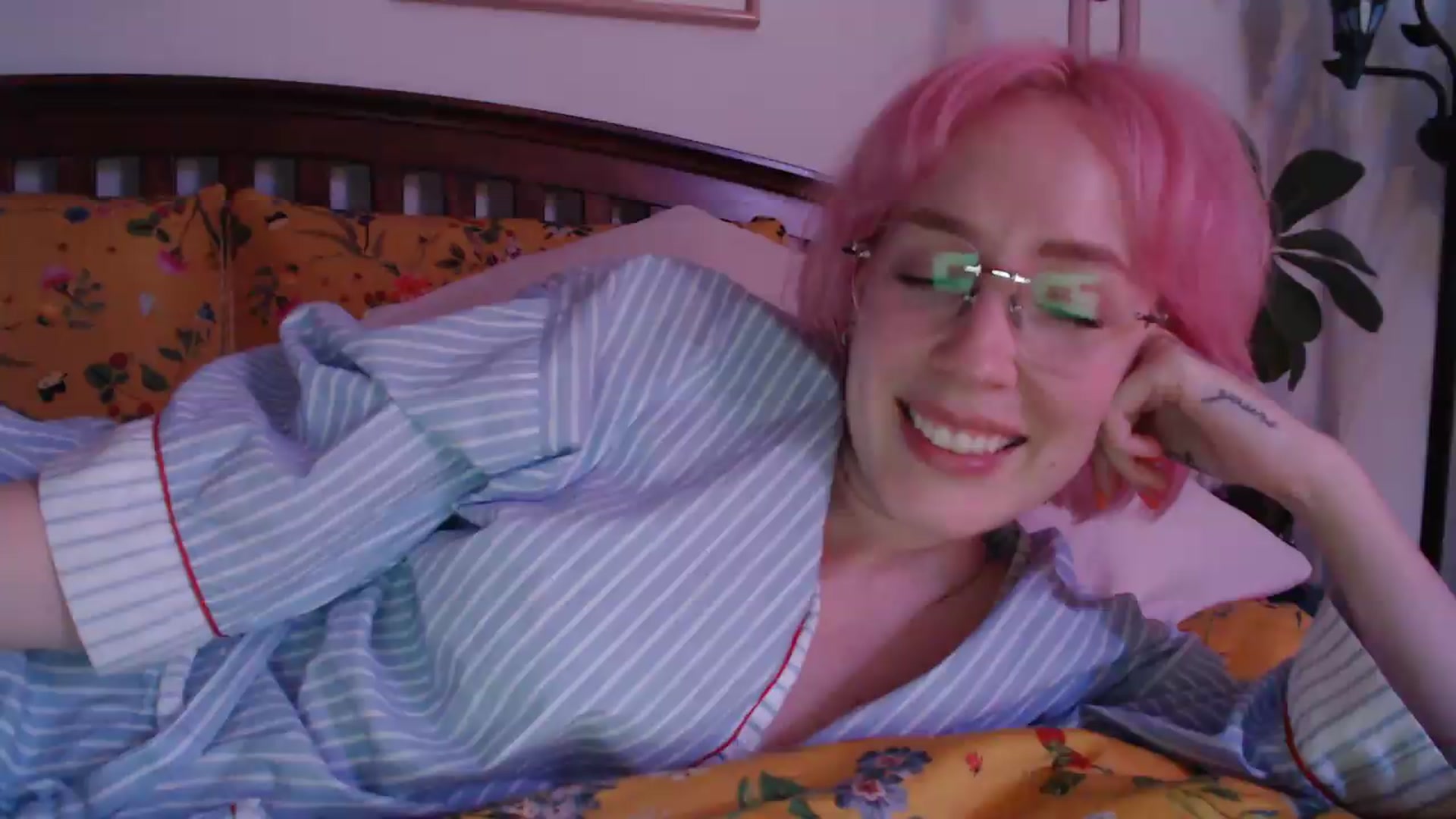 Gallery image thumbnail from NahlaHoney's myfreecams stream on, 06/19/2026, 04:37 image 7 of 20