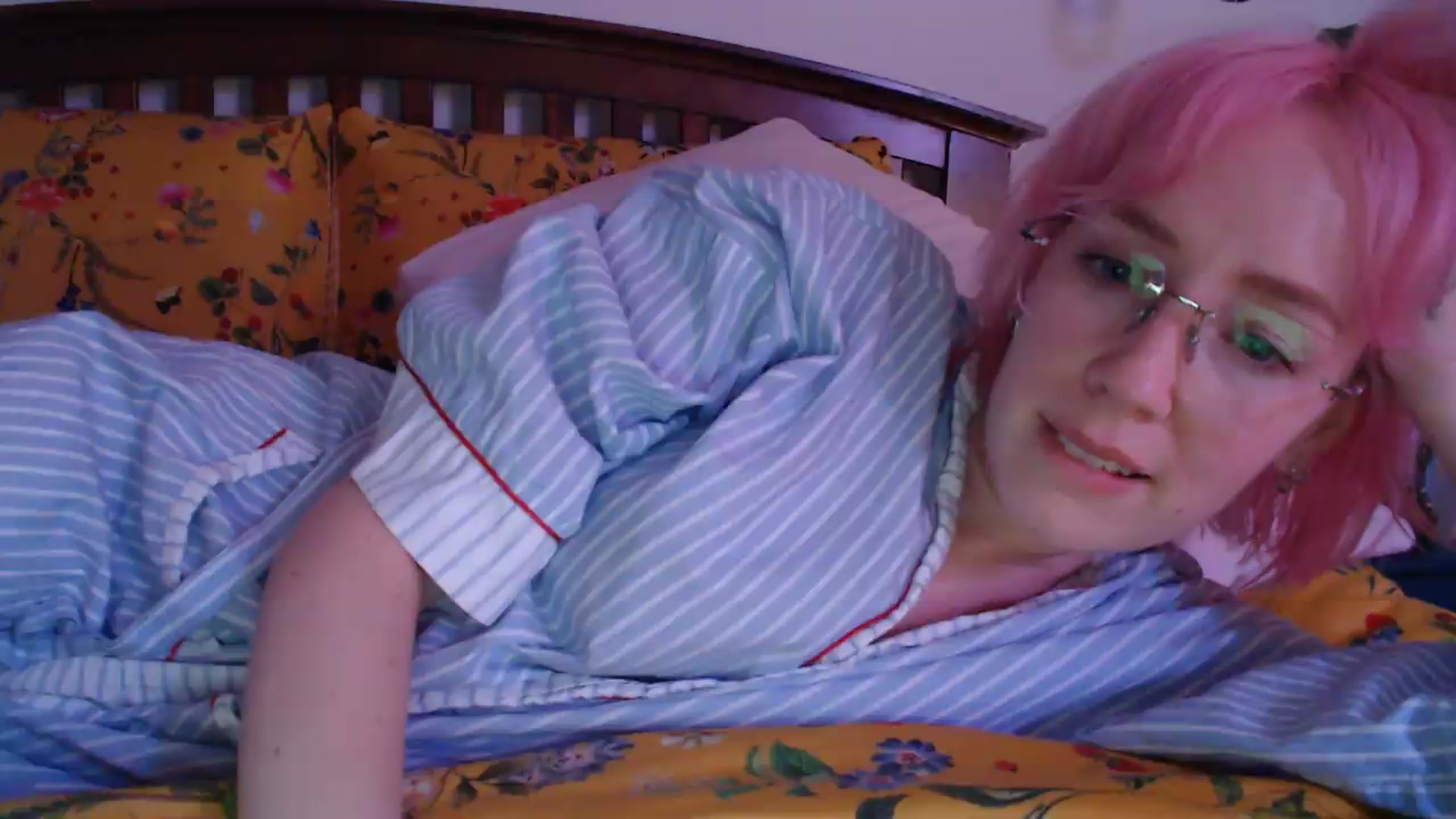 Gallery image thumbnail from NahlaHoney's myfreecams stream on, 06/19/2026, 04:37 image 3 of 20