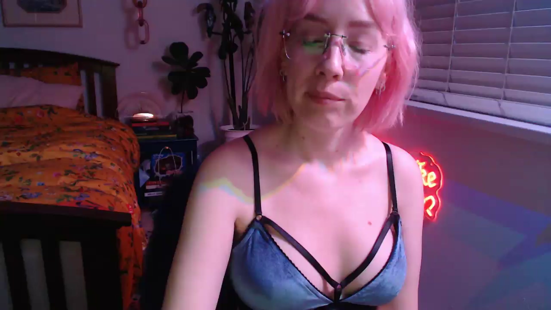 Gallery image thumbnail from NahlaHoney's myfreecams stream on, 06/26/2026, 05:06 image 17 of 20