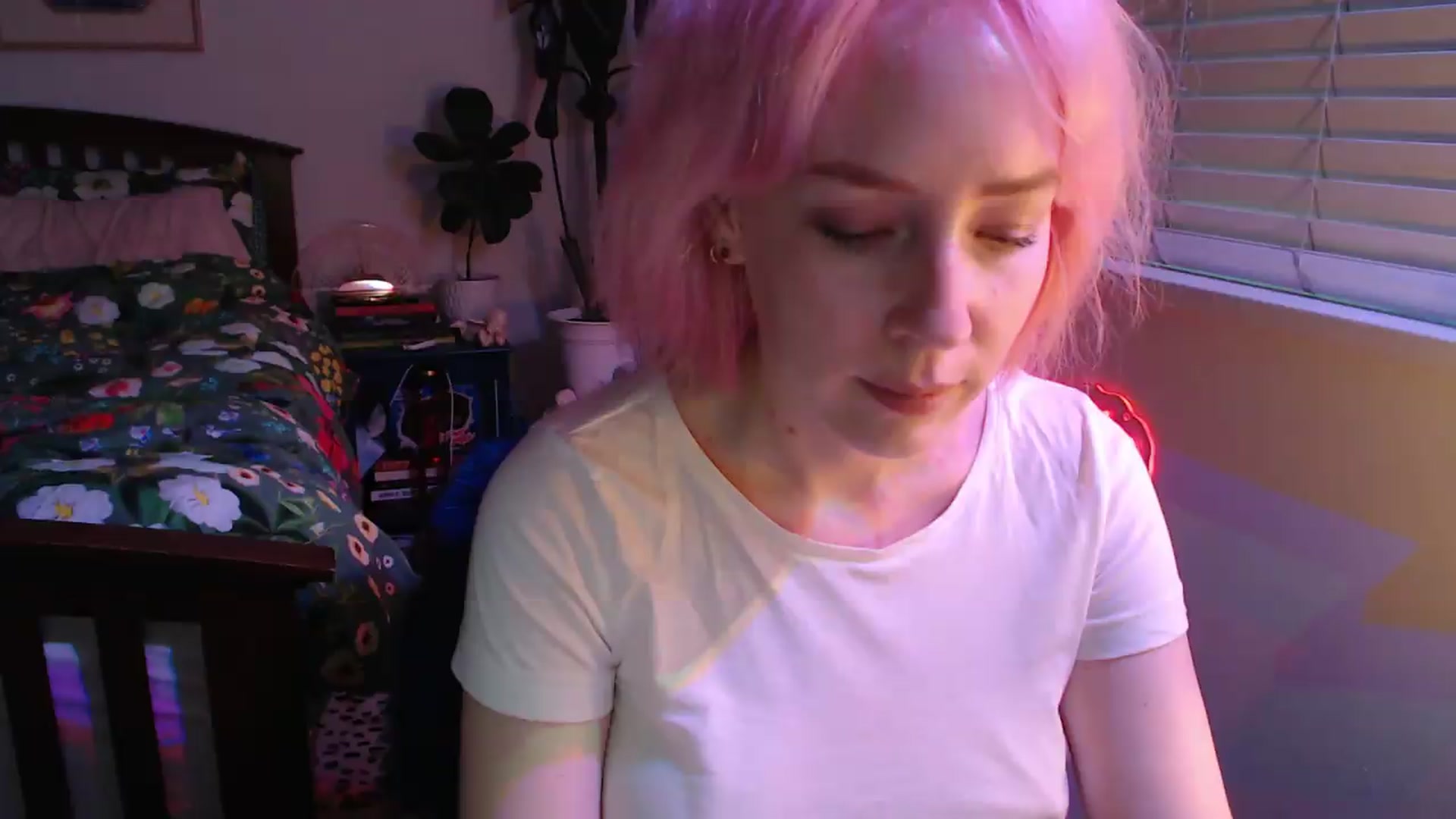 Gallery image thumbnail from NahlaHoney's myfreecams stream on, 07/24/2026, 04:24 image 15 of 20