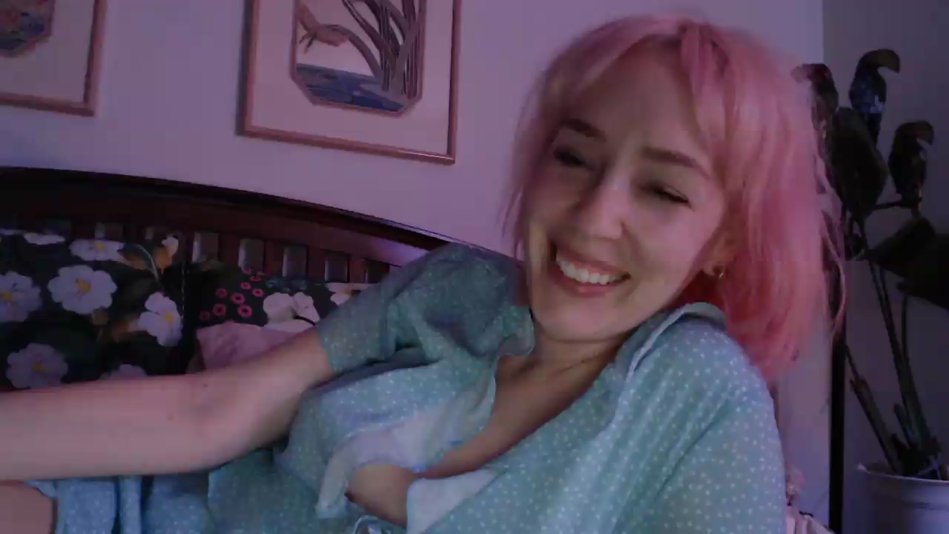 Gallery image thumbnail from NahlaHoney's myfreecams stream on, 07/29/2026, 04:17 image 15 of 20