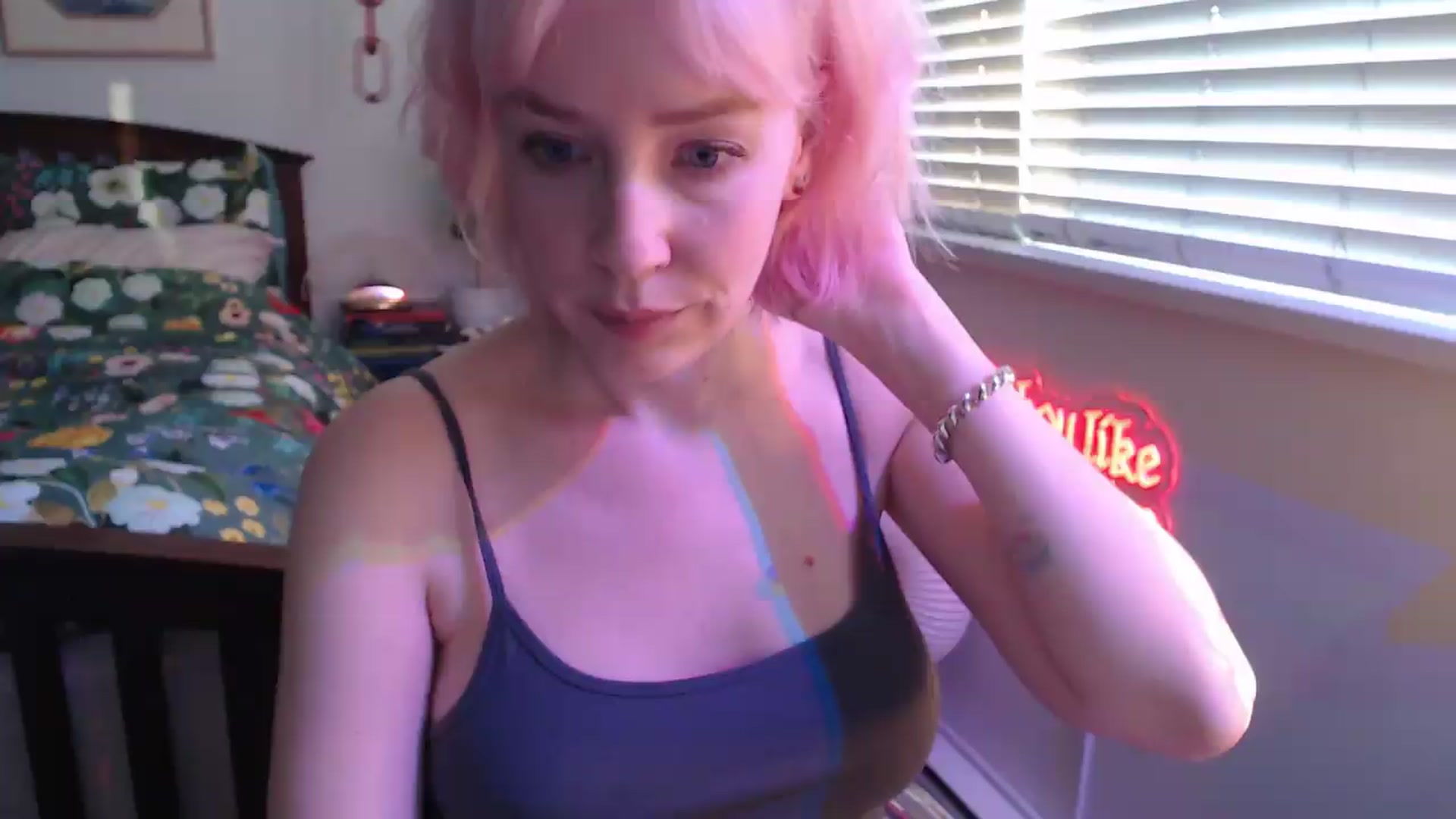 Gallery image thumbnail from NahlaHoney's myfreecams stream on, 08/04/2026, 04:04 image 5 of 20