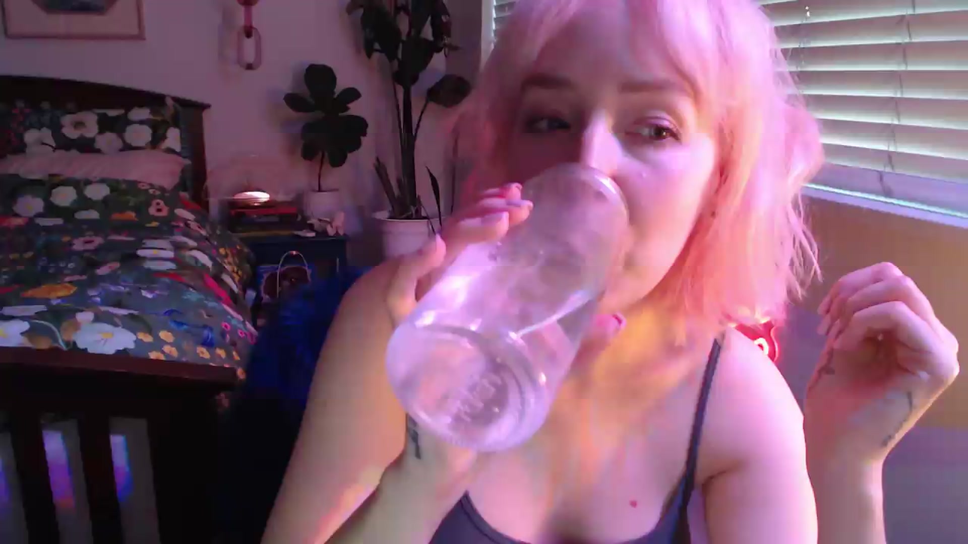 Gallery image thumbnail from NahlaHoney's myfreecams stream on, 08/04/2026, 04:04 image 16 of 20