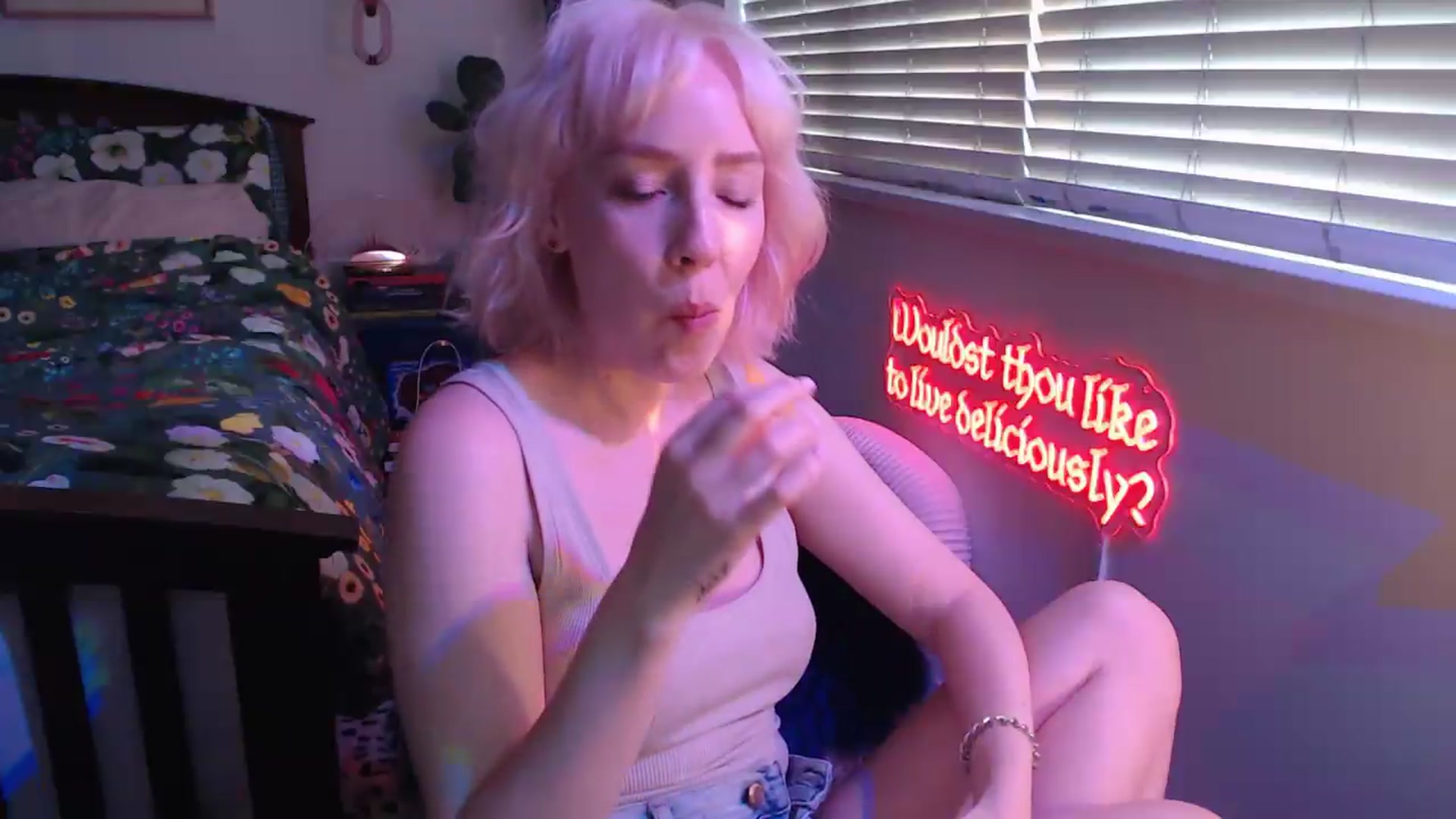Gallery image thumbnail from NahlaHoney's myfreecams stream on, 08/06/2026, 04:36 image 6 of 20