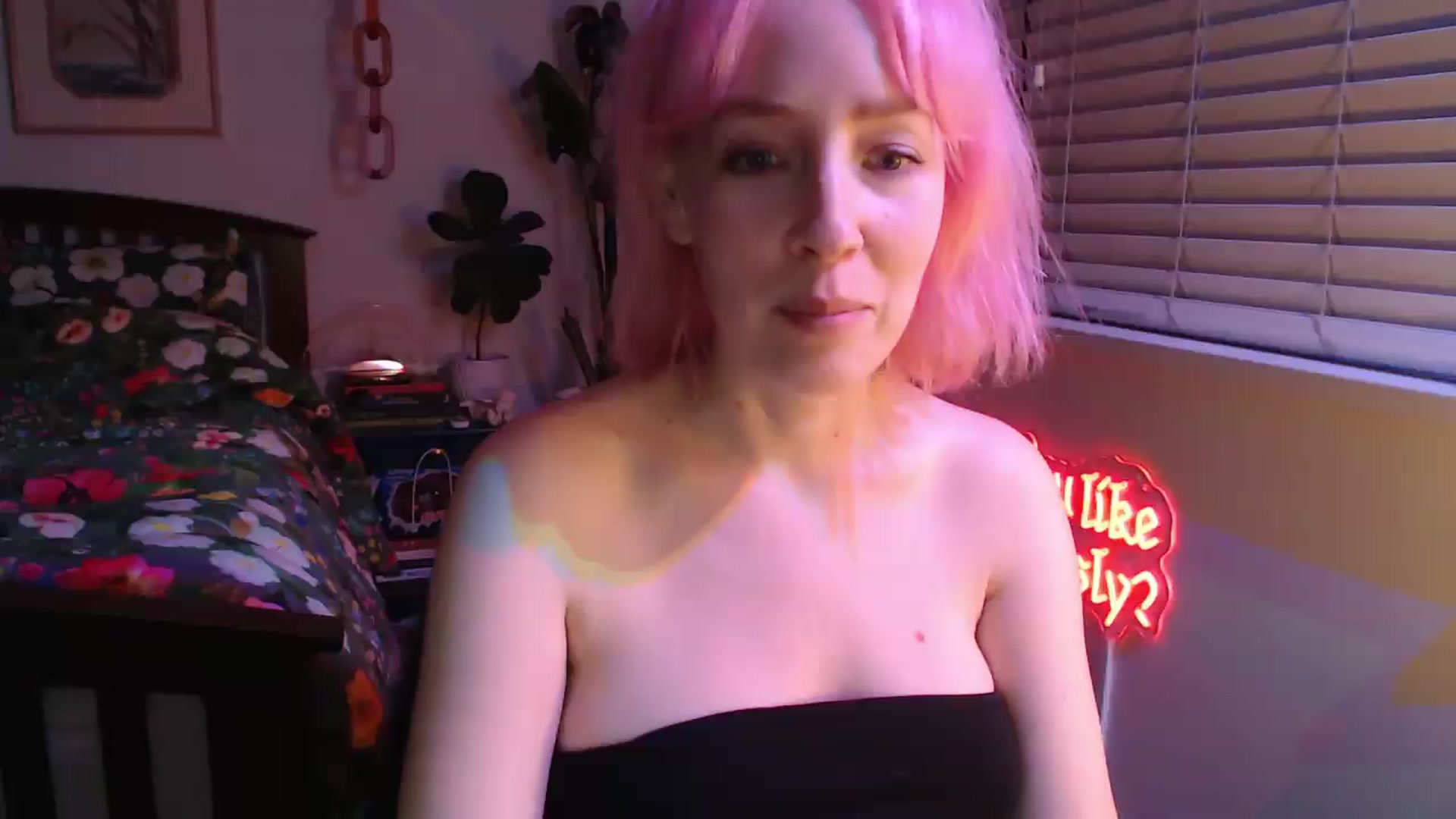 Gallery image thumbnail from NahlaHoney's myfreecams stream on, 08/18/2026, 05:00 image 16 of 20