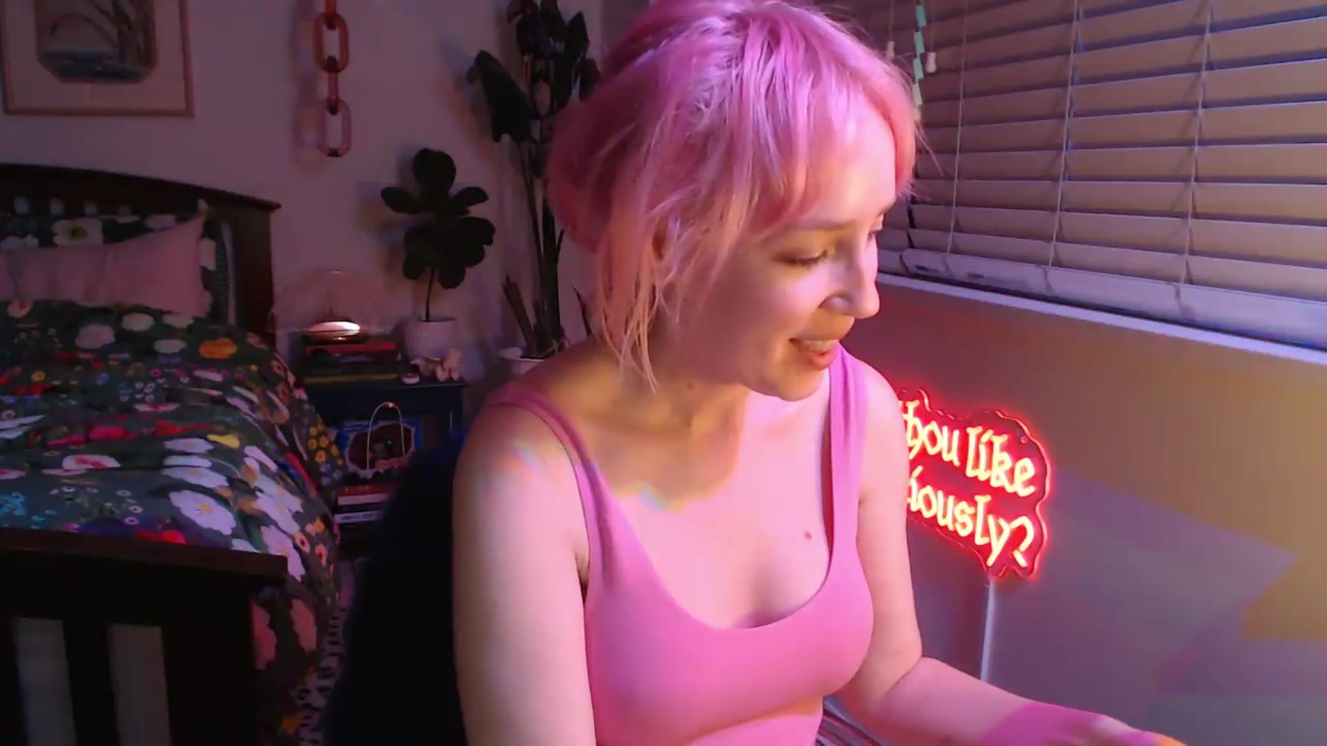 Gallery image thumbnail from NahlaHoney's myfreecams stream on, 08/19/2026, 04:13 image 19 of 20