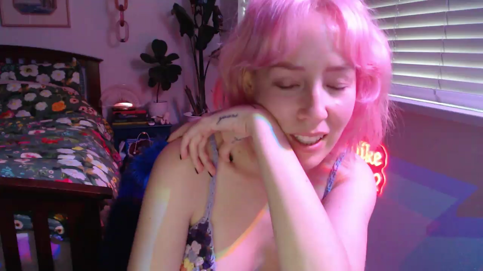Gallery image thumbnail from NahlaHoney's myfreecams stream on, 08/20/2026, 03:22 image 17 of 20