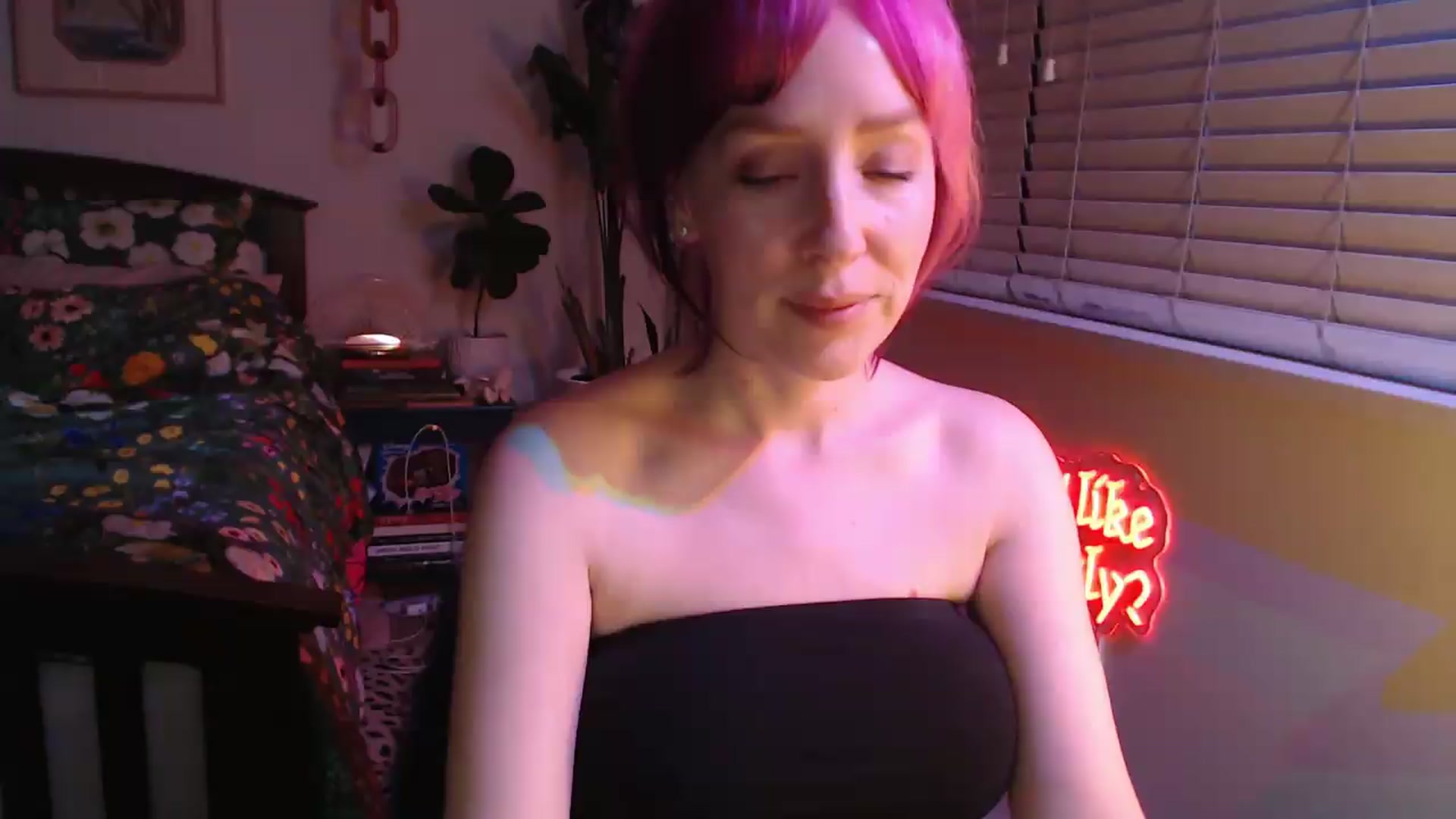 Gallery image thumbnail from NahlaHoney's myfreecams stream on, 09/18/2026, 03:49 image 11 of 20