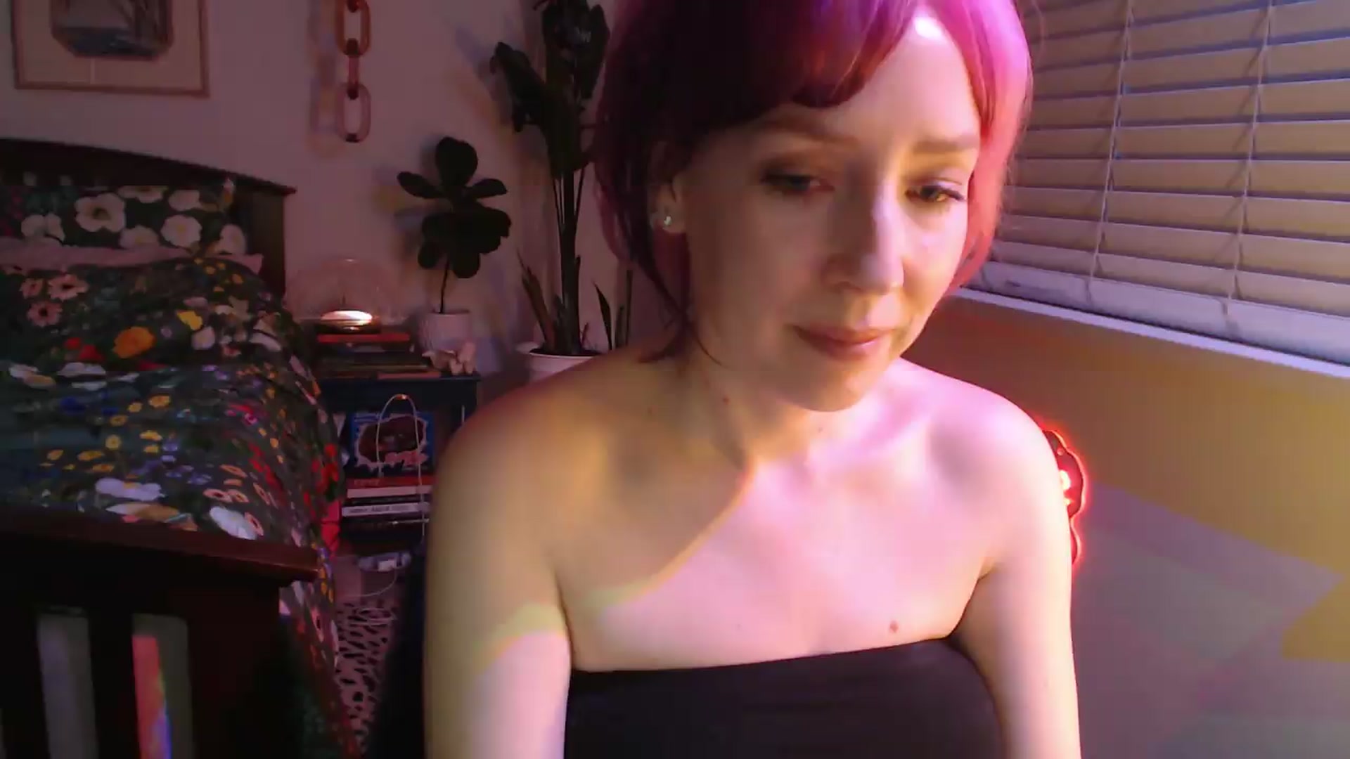 Gallery image thumbnail from NahlaHoney's myfreecams stream on, 09/18/2026, 03:49 image 1 of 20