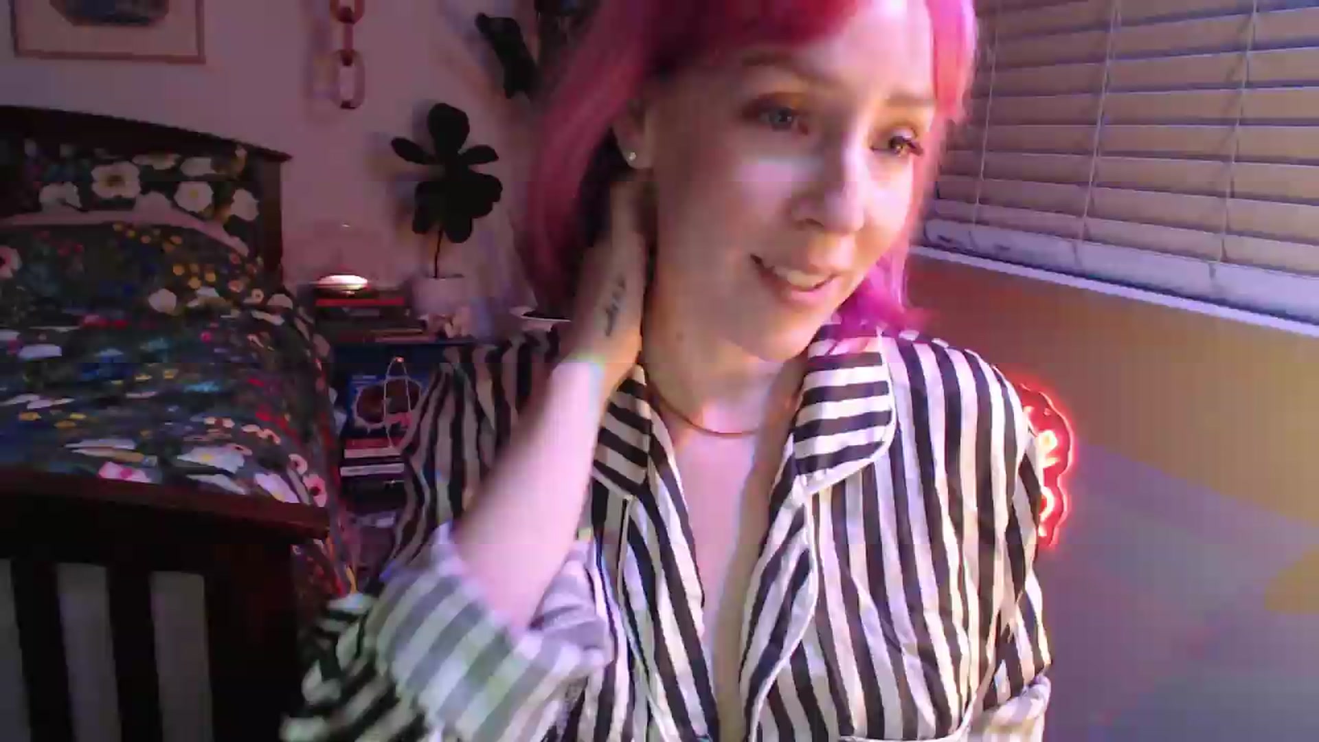 Gallery image thumbnail from NahlaHoney's myfreecams stream on, 09/24/2026, 03:59 image 2 of 20