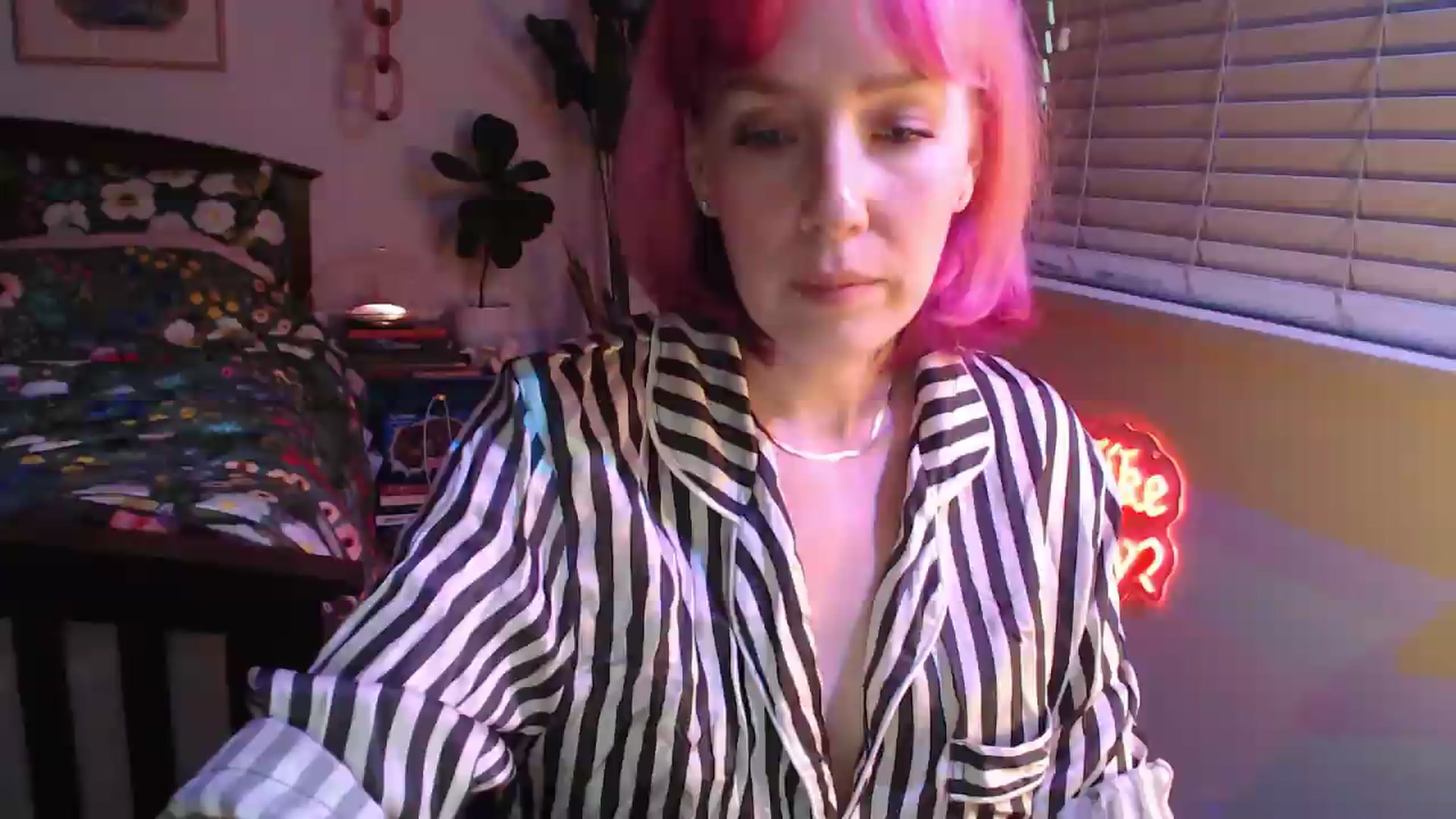 Gallery image thumbnail from NahlaHoney's myfreecams stream on, 09/24/2026, 03:59 image 1 of 20