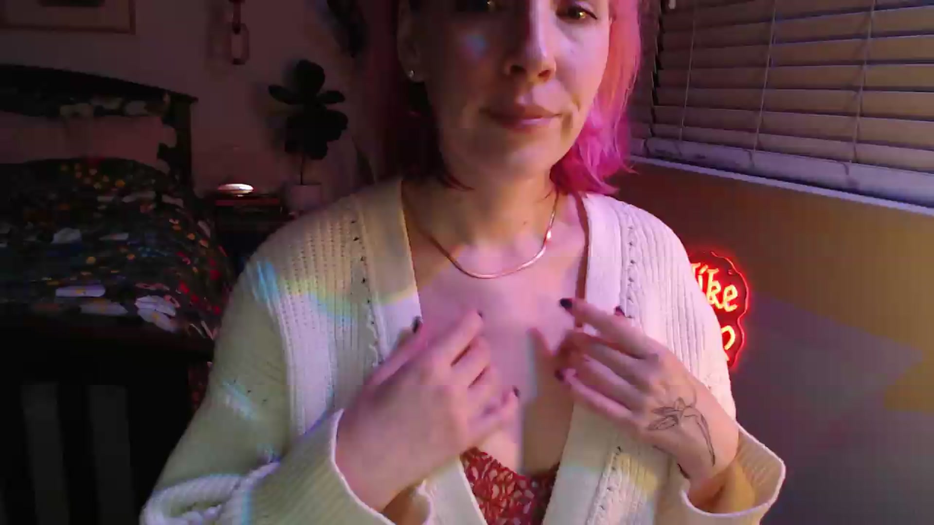 Gallery image thumbnail from NahlaHoney's myfreecams stream on, 09/25/2026, 04:04 image 1 of 20