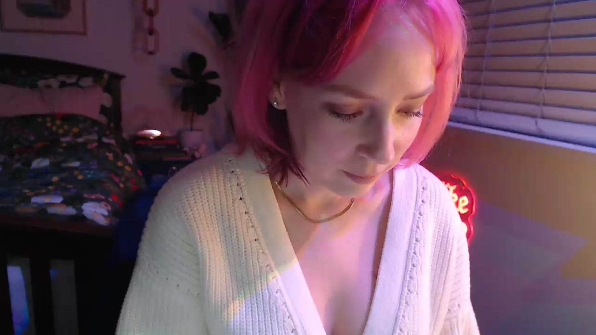 Gallery image thumbnail from NahlaHoney's myfreecams stream on, 09/25/2026, 04:04 image 10 of 20