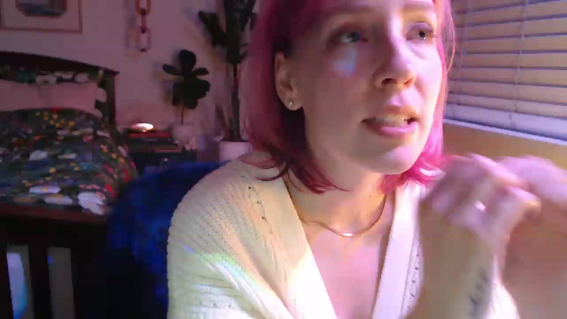 Gallery image thumbnail from NahlaHoney's myfreecams stream on, 09/25/2026, 04:04 image 15 of 20
