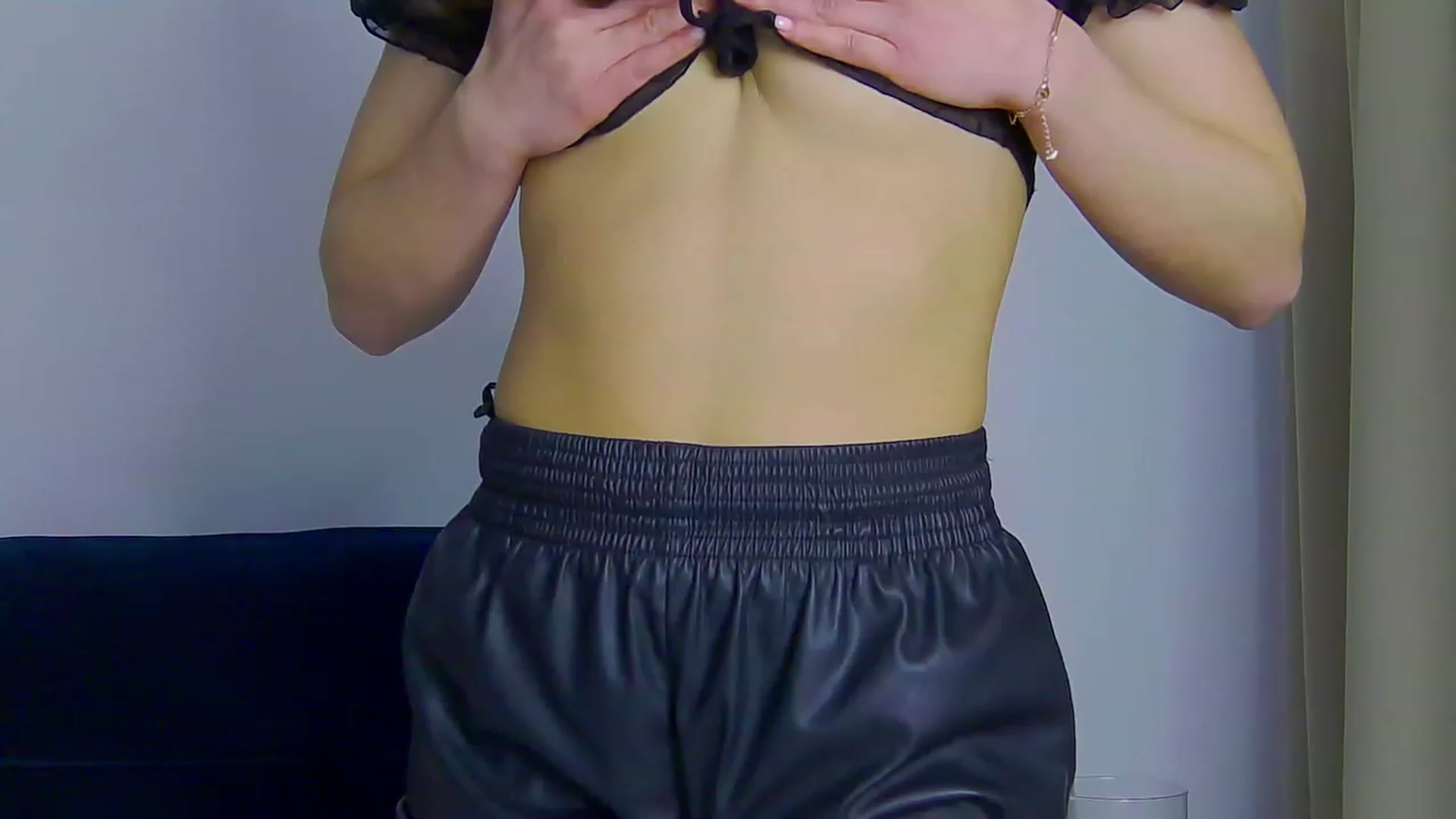 Gallery image thumbnail from NaiaSummer's myfreecams stream on, 02/01/2024, 19:03 image 3 of 20