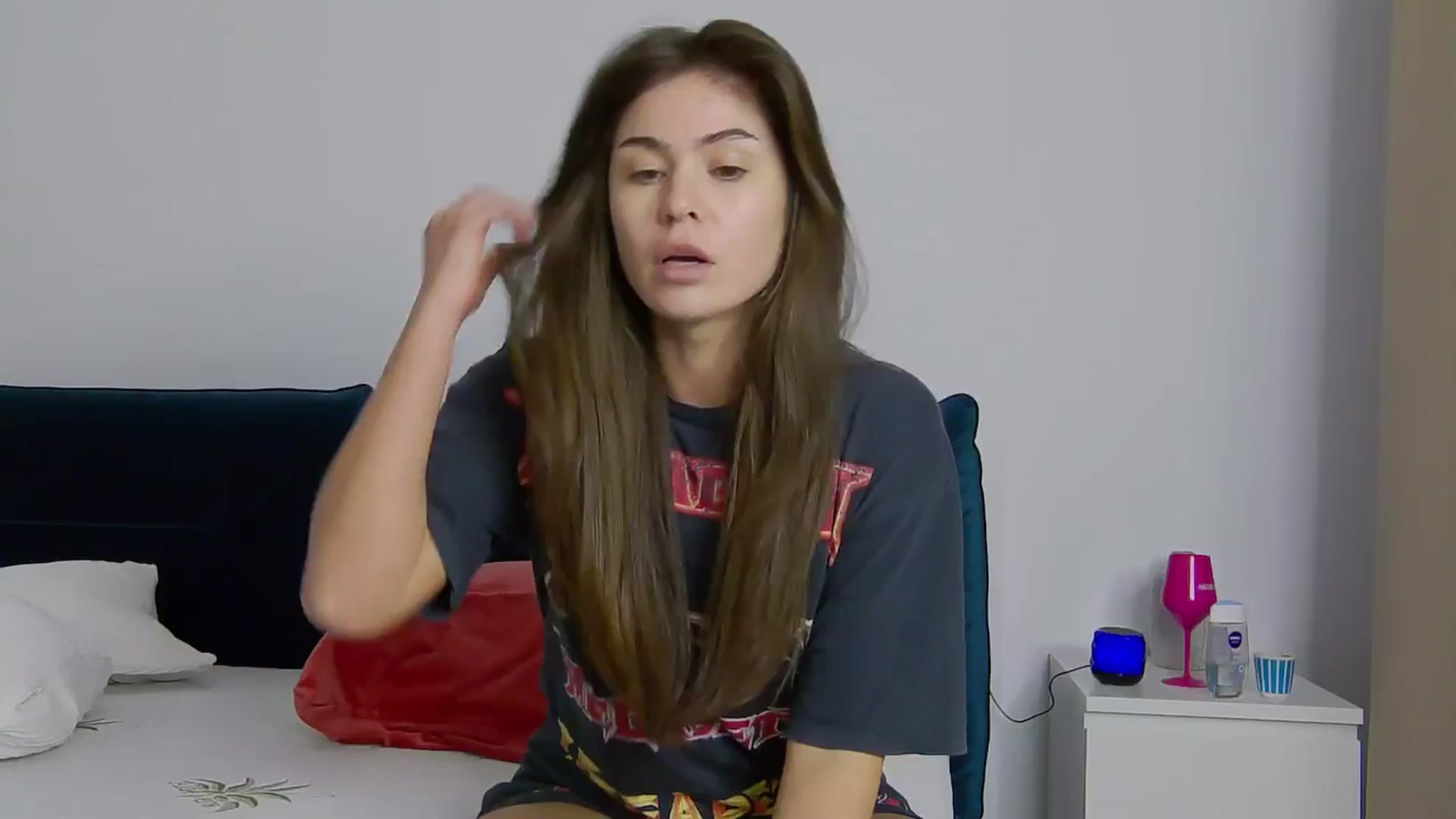Gallery image thumbnail from NaiaSummer's myfreecams stream on, 05/19/2024, 20:05 image 3 of 20