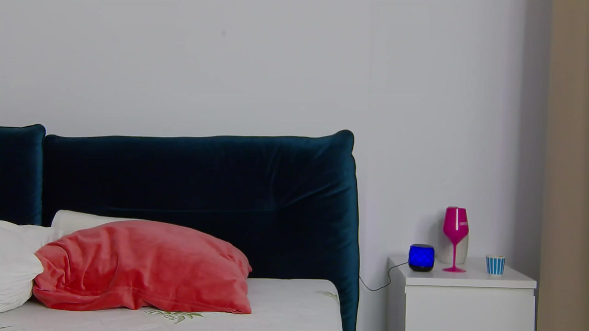 Gallery image thumbnail from NaiaSummer's myfreecams stream on, 05/19/2024, 21:00 image 14 of 20