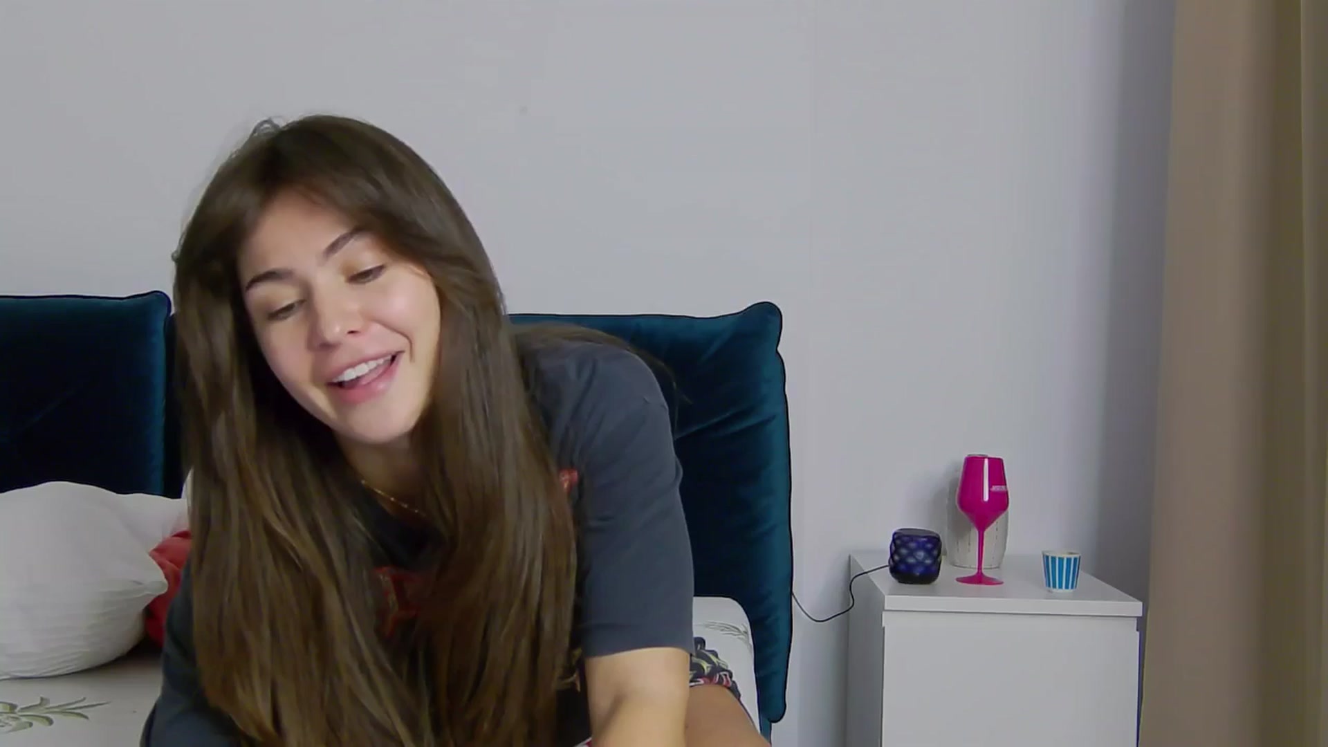 Gallery image thumbnail from NaiaSummer's myfreecams stream on, 05/19/2024, 21:00 image 19 of 20