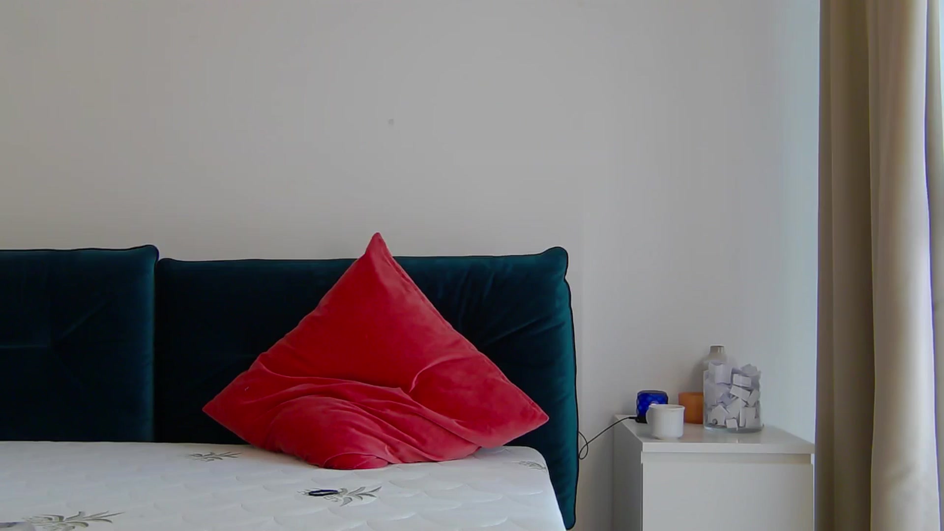 Gallery image thumbnail from NaiaaBee's myfreecams stream on, 07/05/2024, 17:03 image 8 of 20