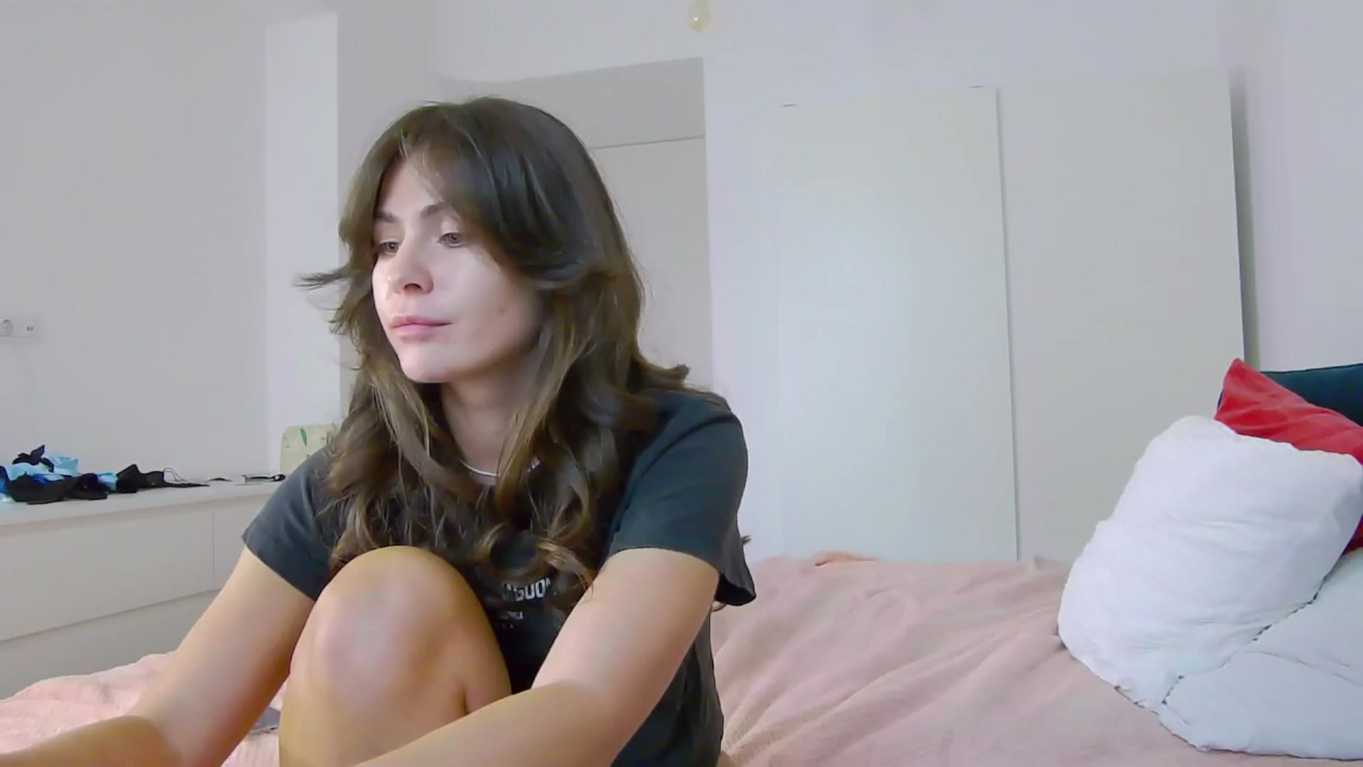 Gallery image thumbnail from NaiaaBee's myfreecams stream on, 08/09/2024, 17:11 image 7 of 20