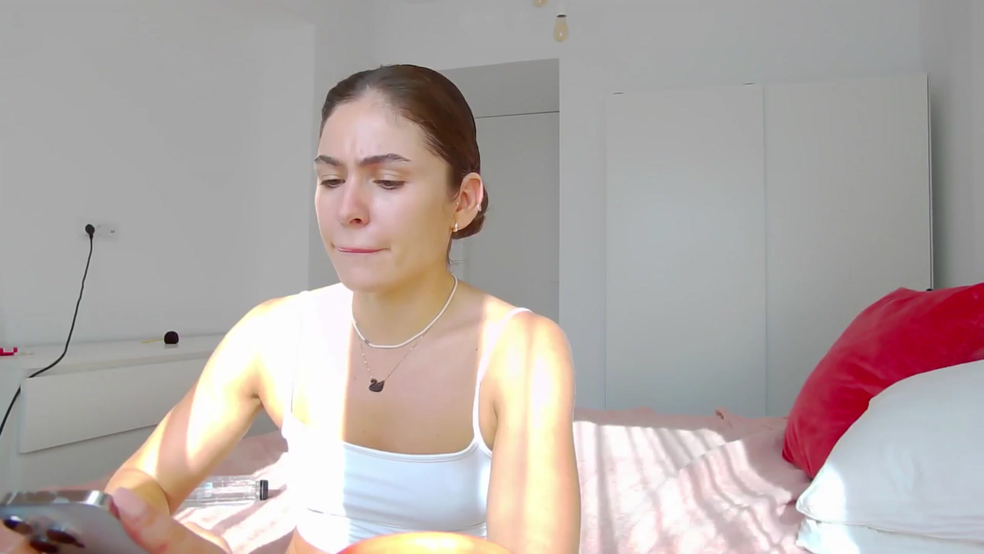 Gallery image thumbnail from NaiaaBee's myfreecams stream on, 08/15/2024, 14:42 image 10 of 20