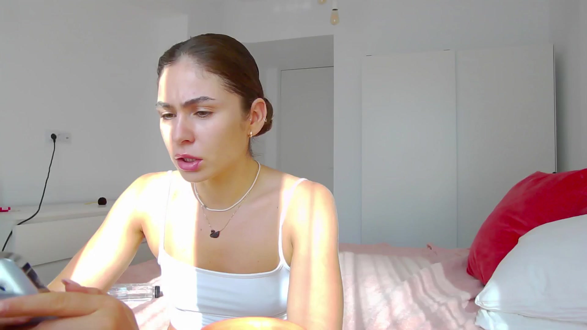 Gallery image thumbnail from NaiaaBee's myfreecams stream on, 08/15/2024, 14:42 image 9 of 20